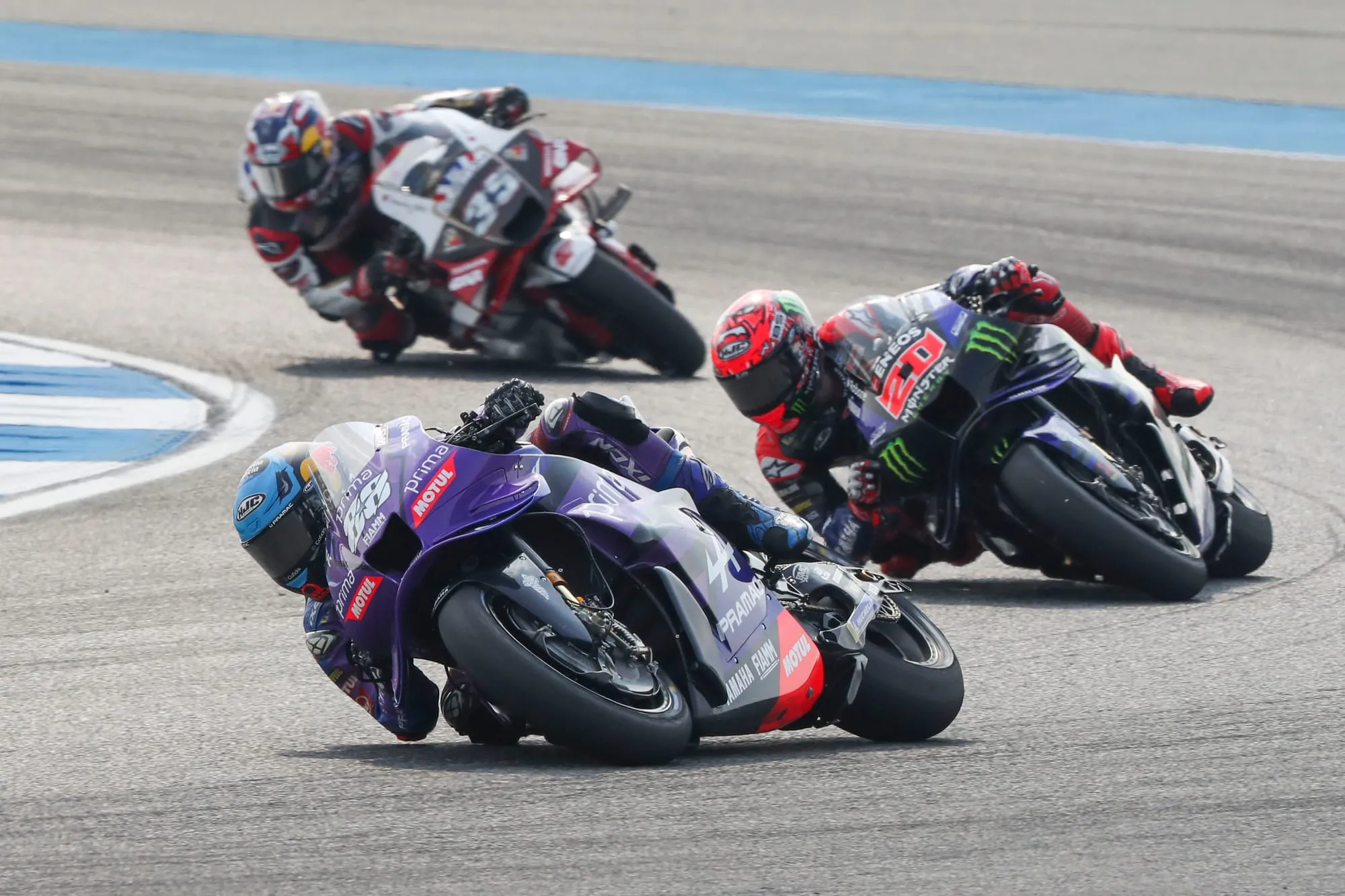 Révolution chez MotoGP : Pirelli remplace Michelin 🚀