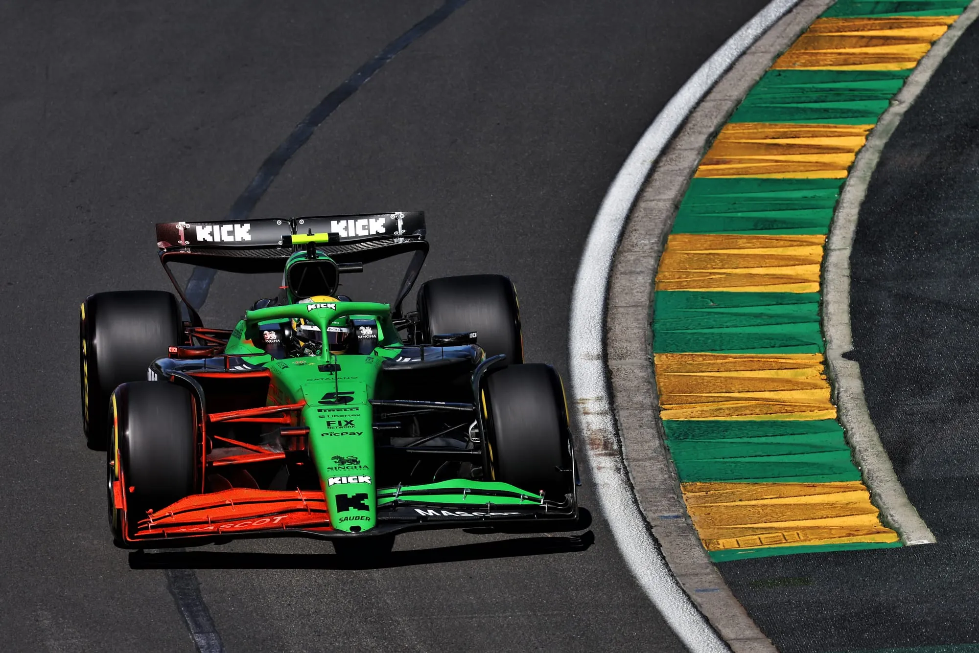 Découvrez les améliorations impressionnantes de Sauber à Melbourne 🚀