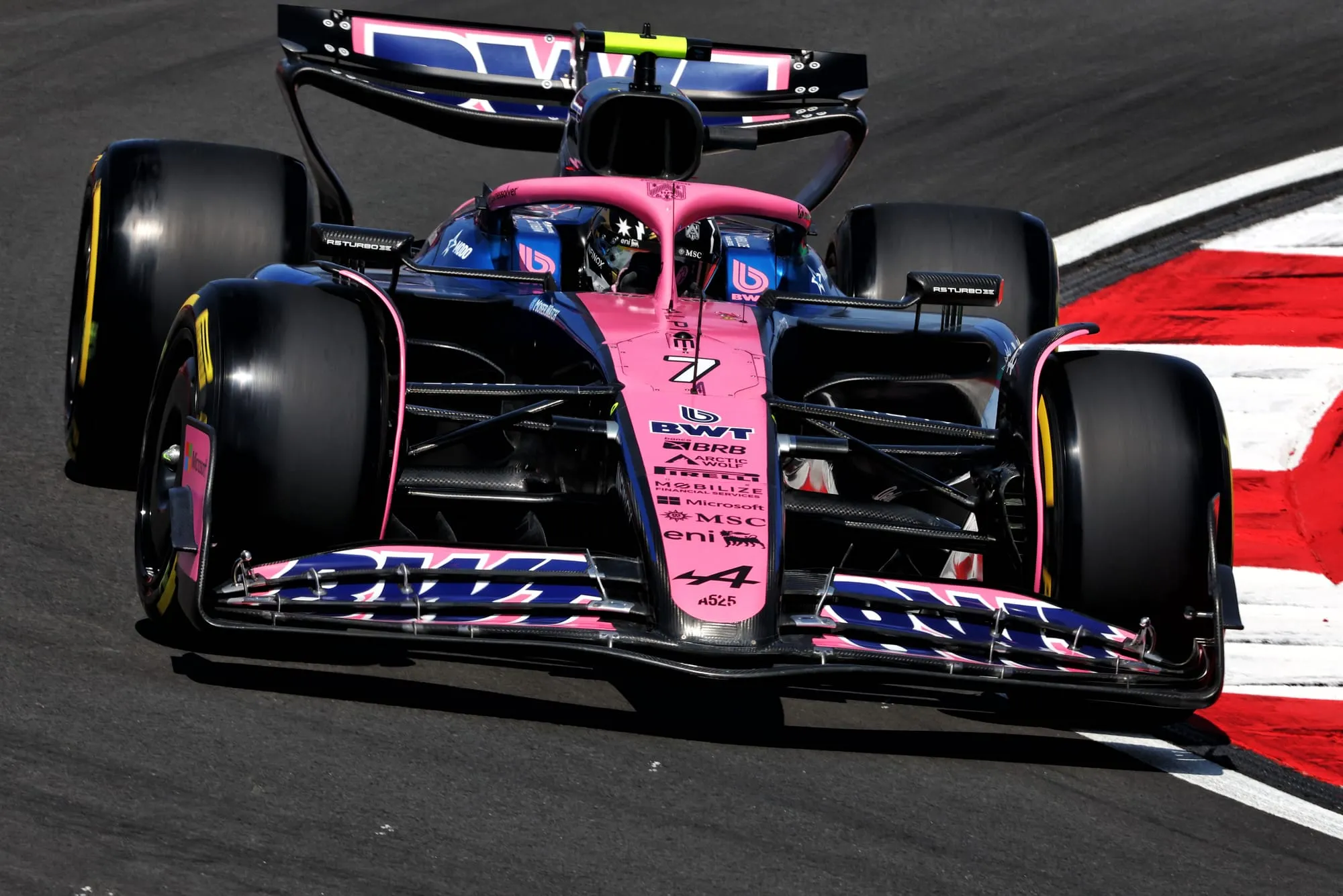 Les Modifications Aériennes en F1 : Bataille Technologique et Stratégies Innovantes 🏎️💨