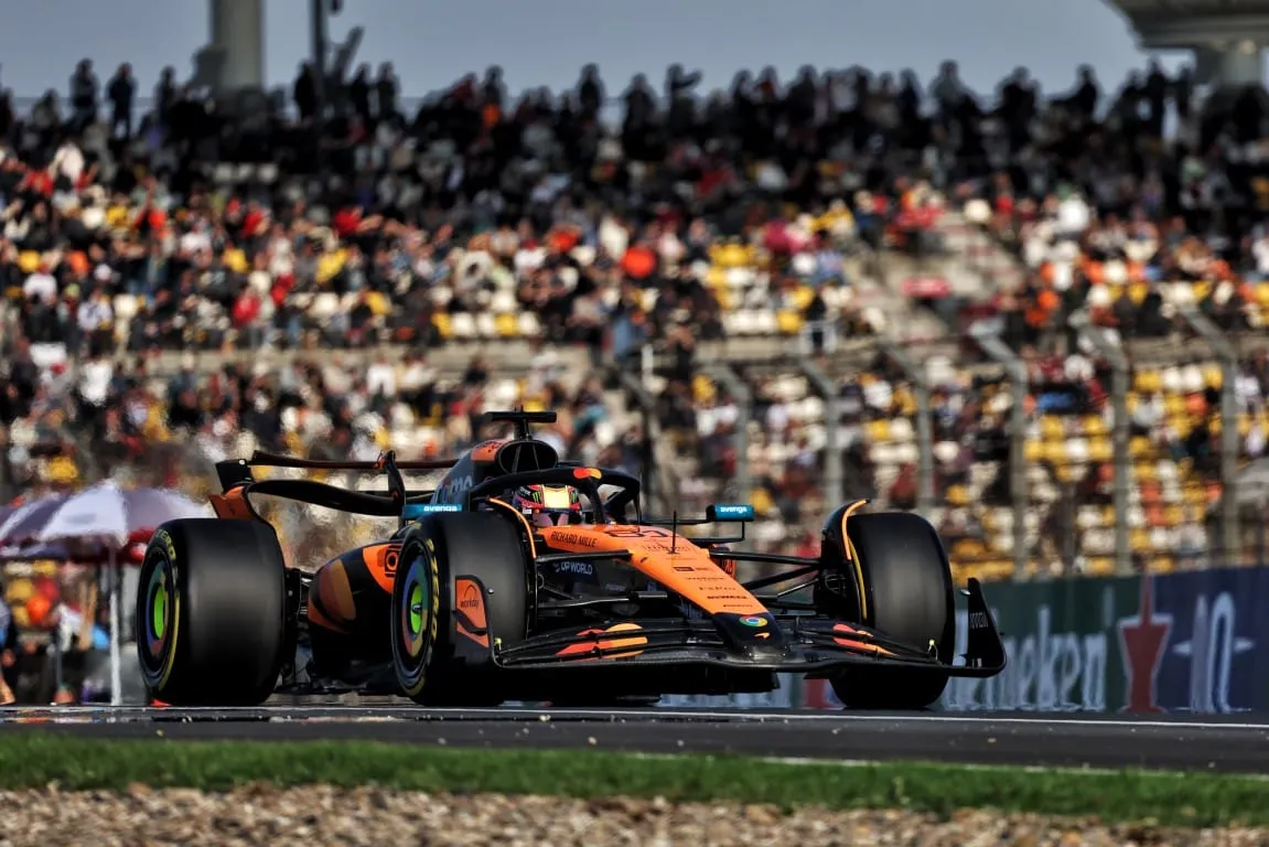 Première pole position d'Oscar Piastri : Un tournant dans sa carrière 🚗✨