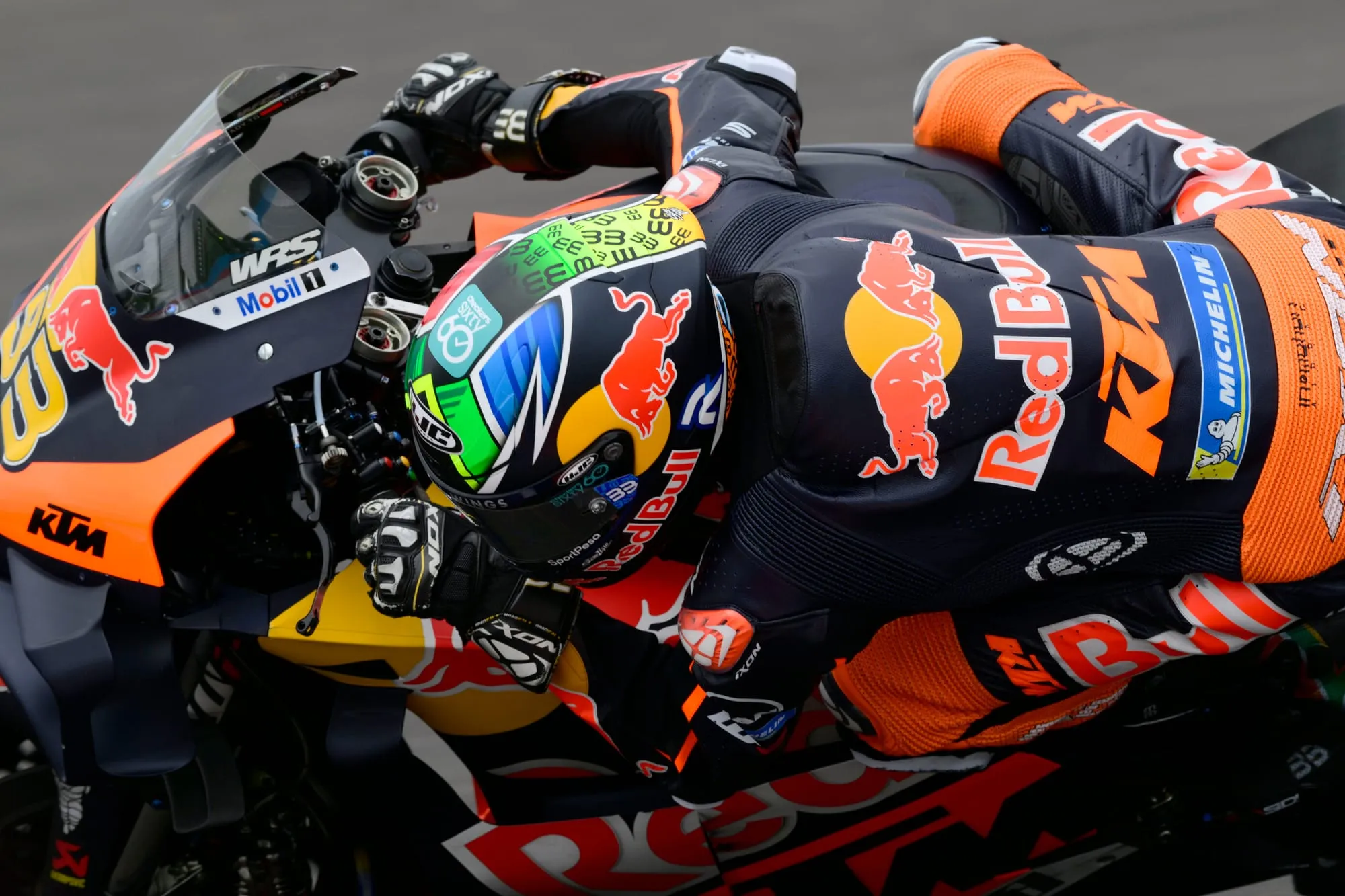 Le Paradoxe de Brad Binder en MotoGP 🏍️ : De l'Espoir au Réalisme