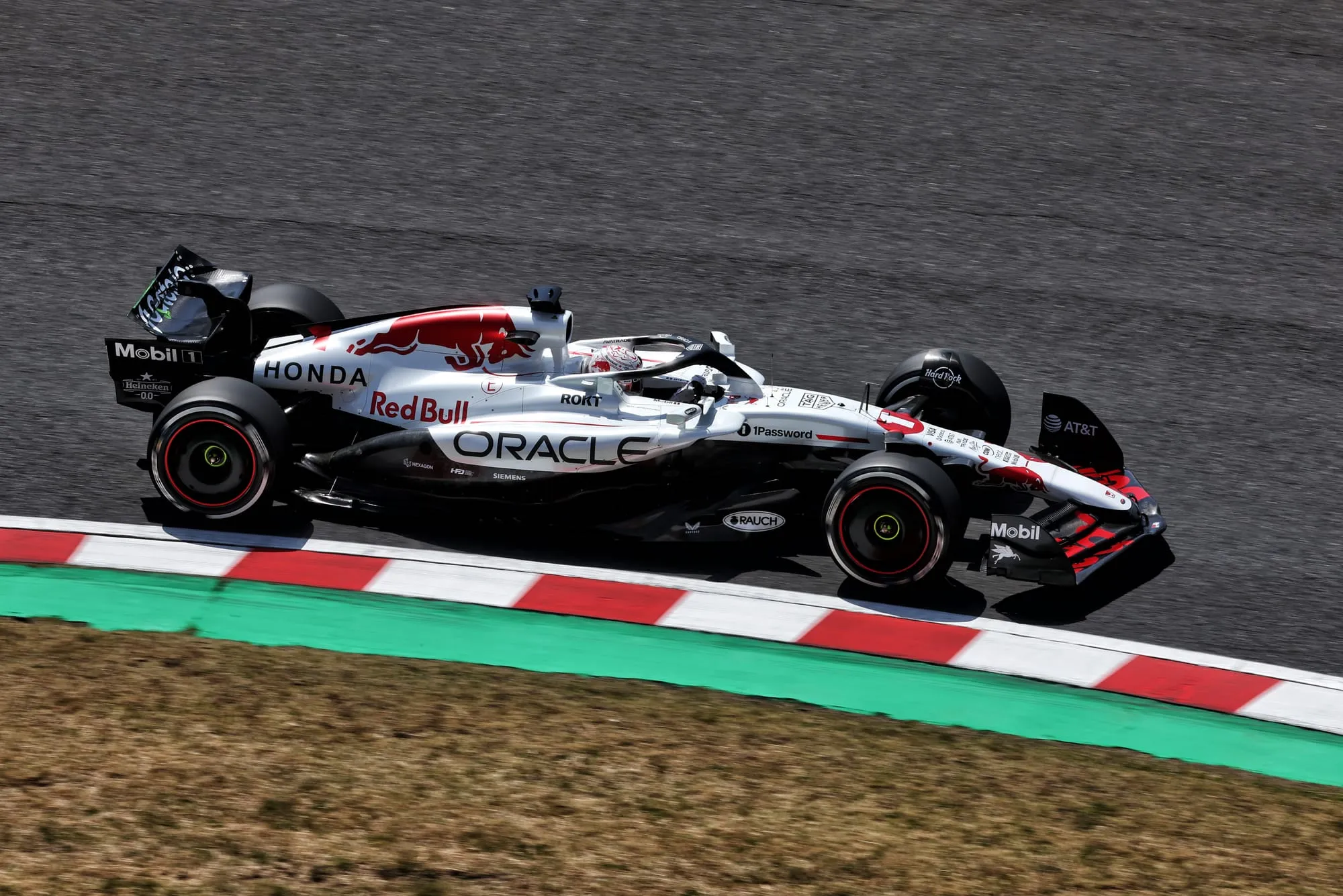 Retour des moteurs V10 en F1 : Pourquoi Honda pourrait freiner ce projet audacieux 🚦