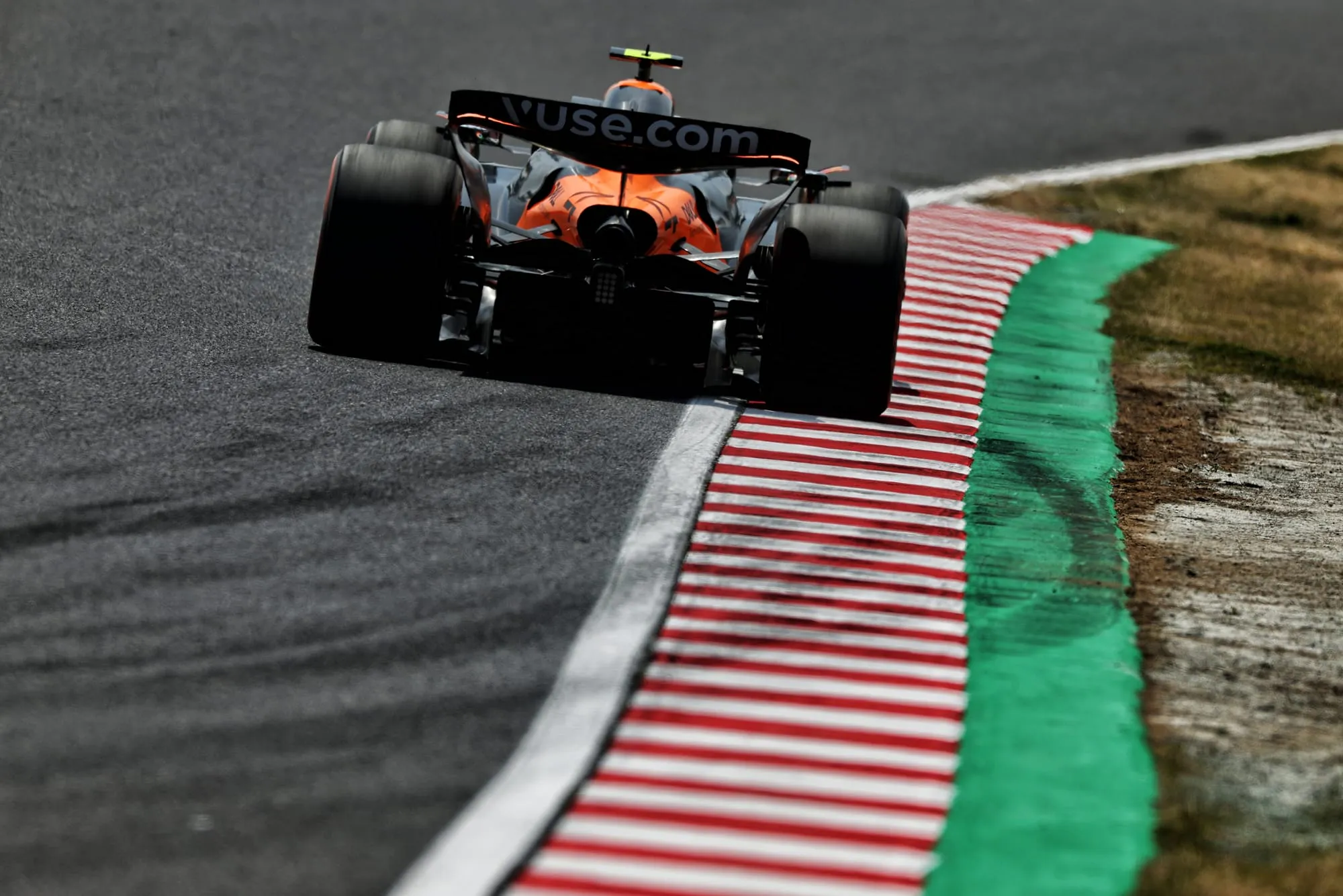 Ailerons flexibles en Formule 1 : La FIA sur ses gardes après la controverse autour de McLaren 🏎️😱