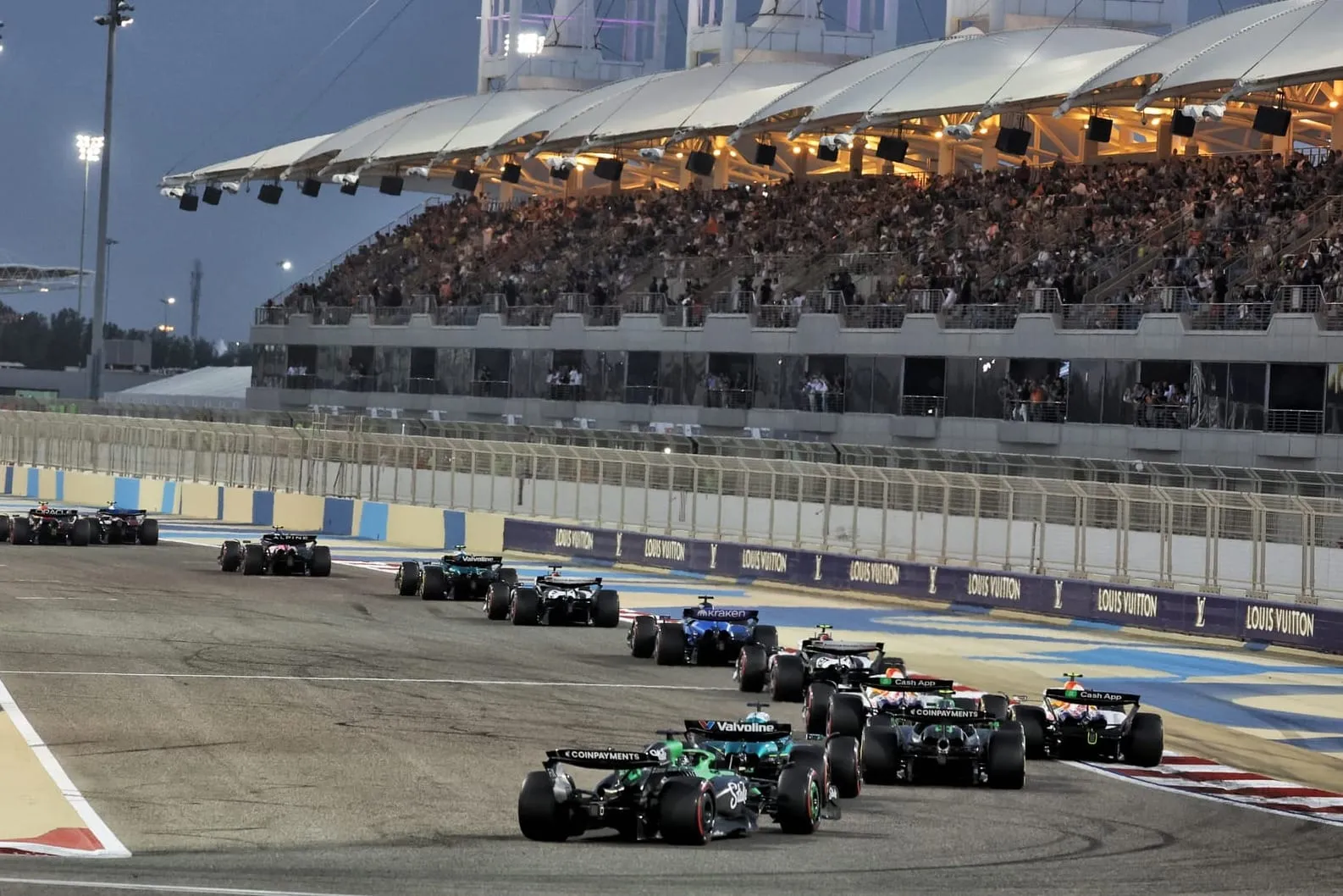 Formule 1 : Pourquoi cette écurie peine à dépasser ses adversaires 😱
