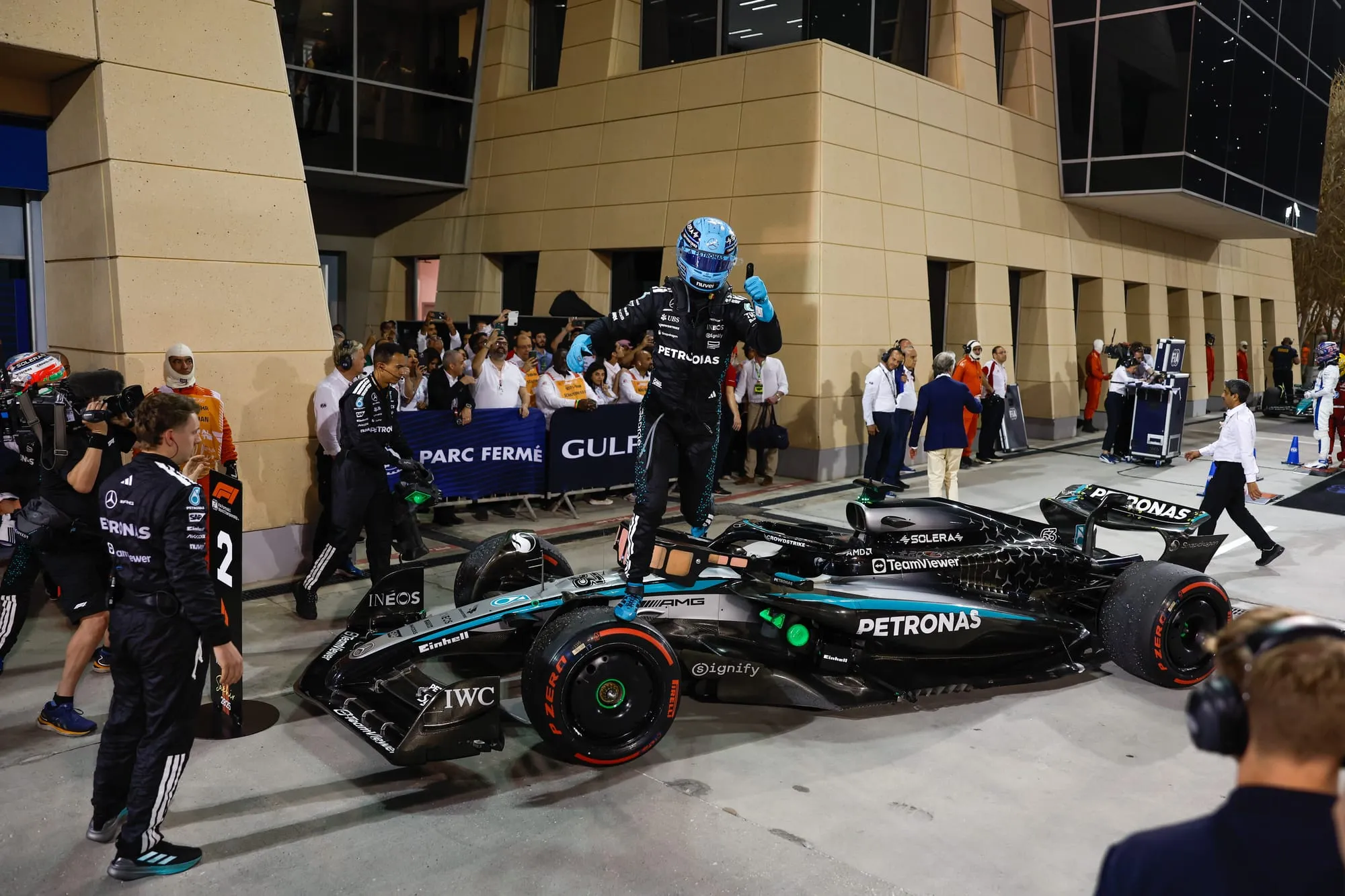 Innovation en F1 🏎️ : Russell teste en secret une veste révolutionnaire pour améliorer ses performances