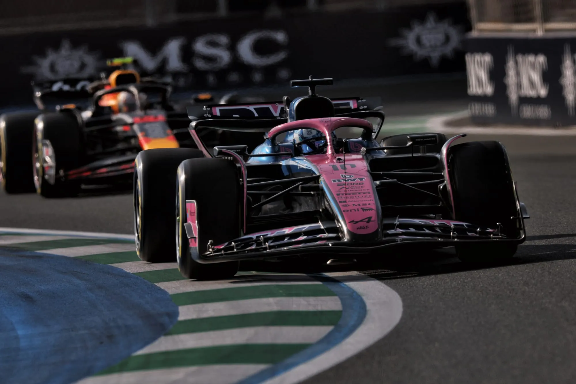 Surprise à Djeddah : Alpine impressionne lors de la première séance d'essais libres du GP d'Arabie Saoudite ! 🏎️✨