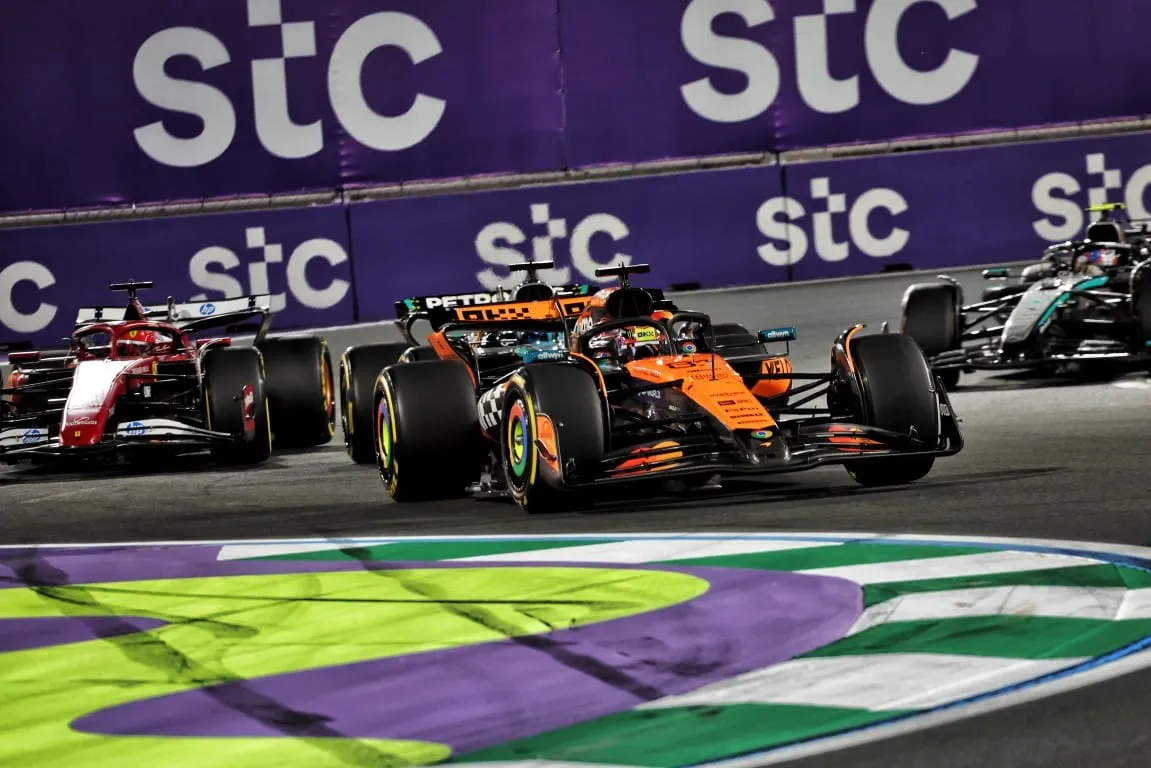 🏆 Oscar Piastri s'impose au Grand Prix d'Arabie Saoudite et bouleverse le classement F1 !
