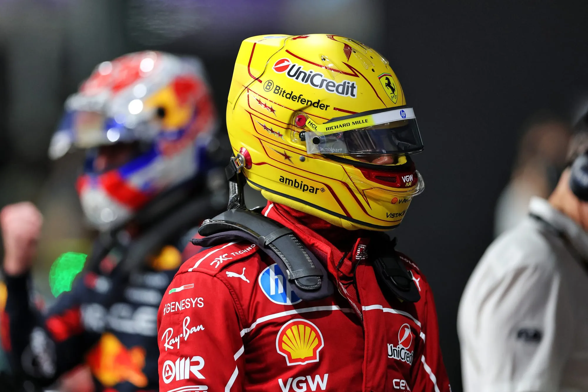 Lewis Hamilton en difficulté chez Ferrari : Une saison 2025 compromise ? 🏎️🤔