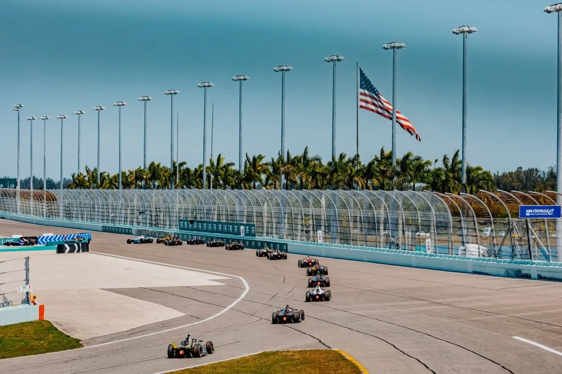 🏁 Formule E : Scot Elkins, une page d'histoire se tourne dans les coulisses de la compétition électrique