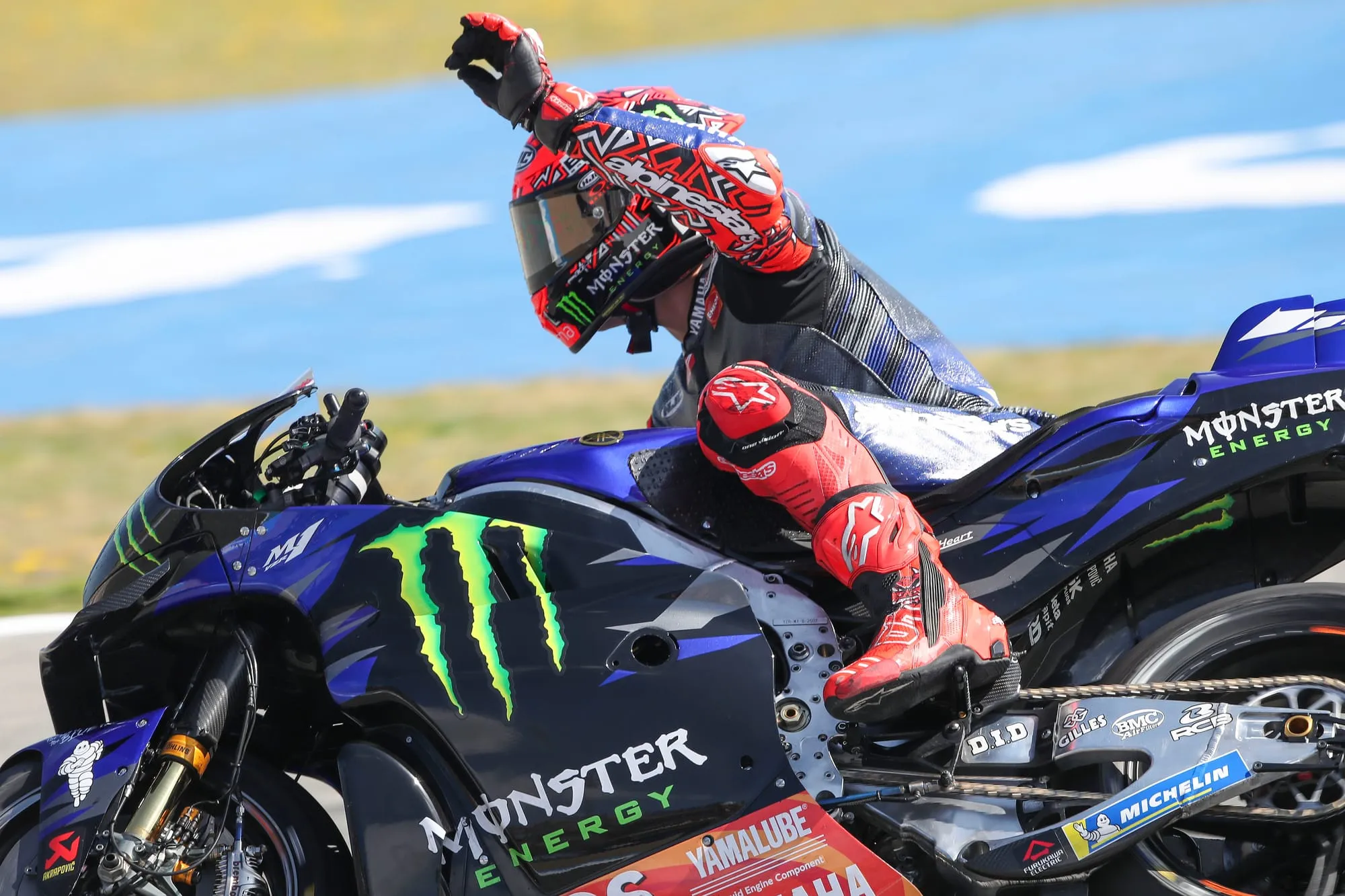 MotoGP : Quartararo relance le débat V4 contre inline-four chez Yamaha 🔥