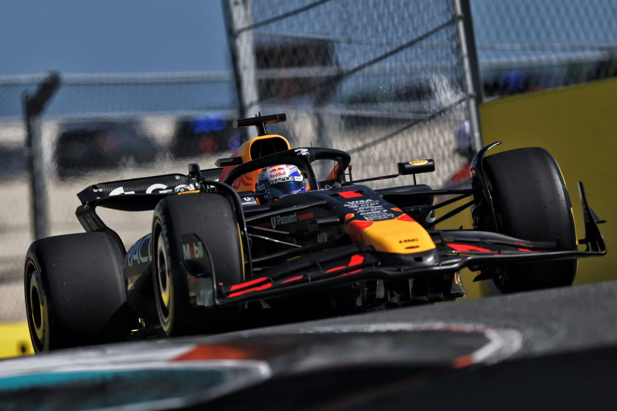 Erreur inattendue pour Red Bull : Verstappen sanctionné à Miami 🏎️🔧