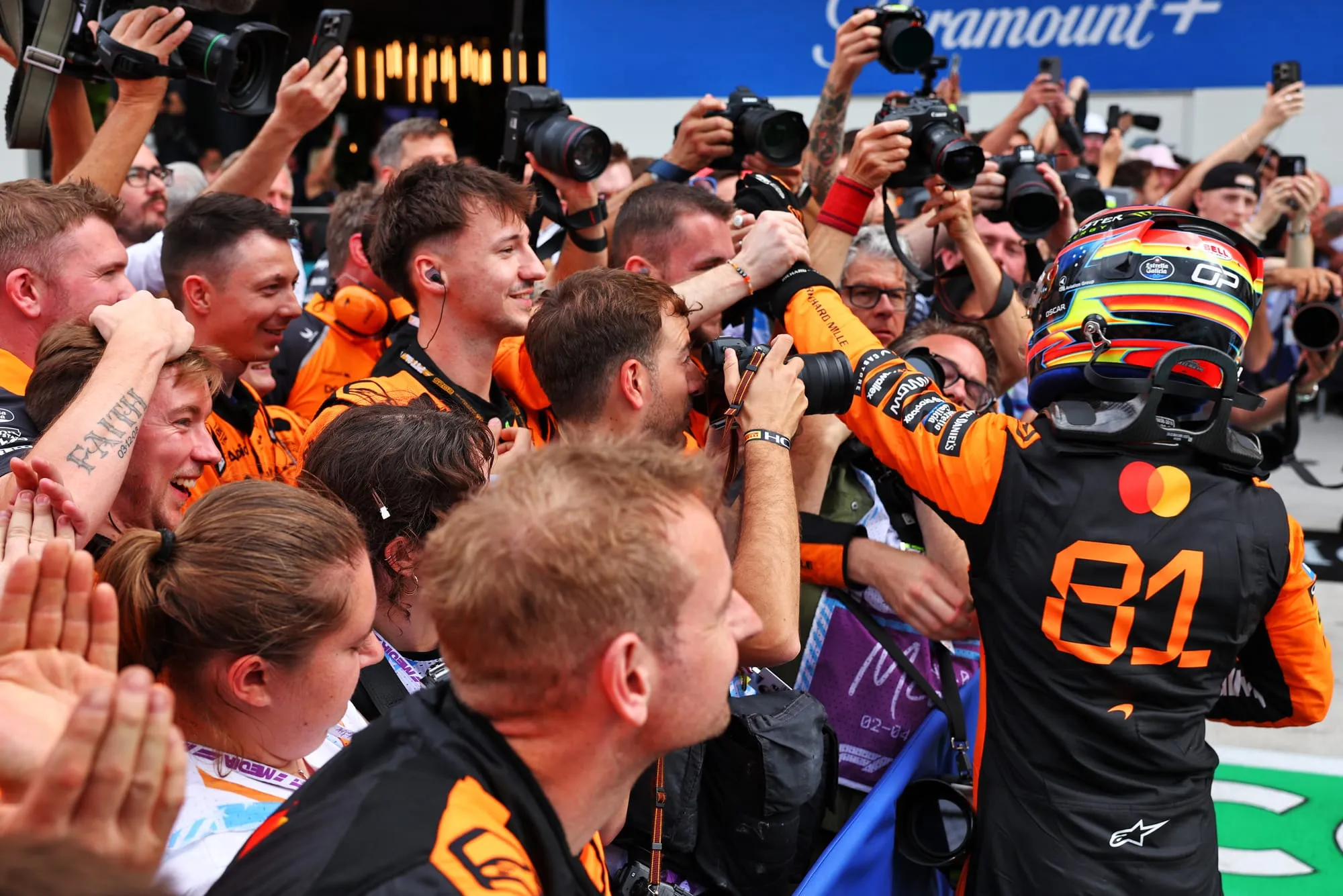 Piastri triomphe à Miami pour un doublé éclatant de McLaren : une course mémorable 🚀🏆