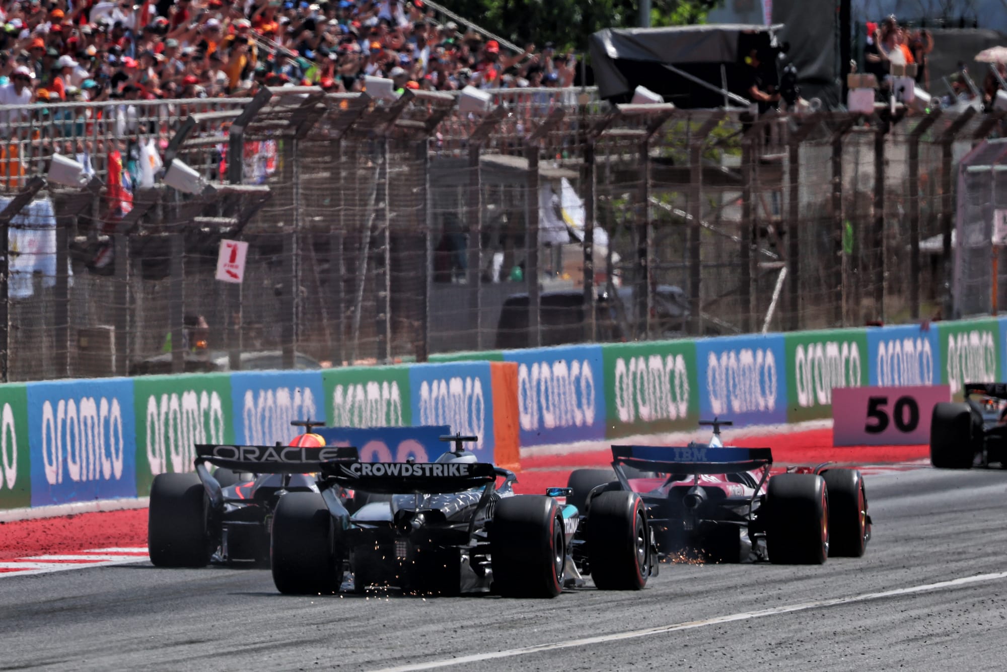 Incident Verstappen-Russell : polémique sur l'arbitrage en F1