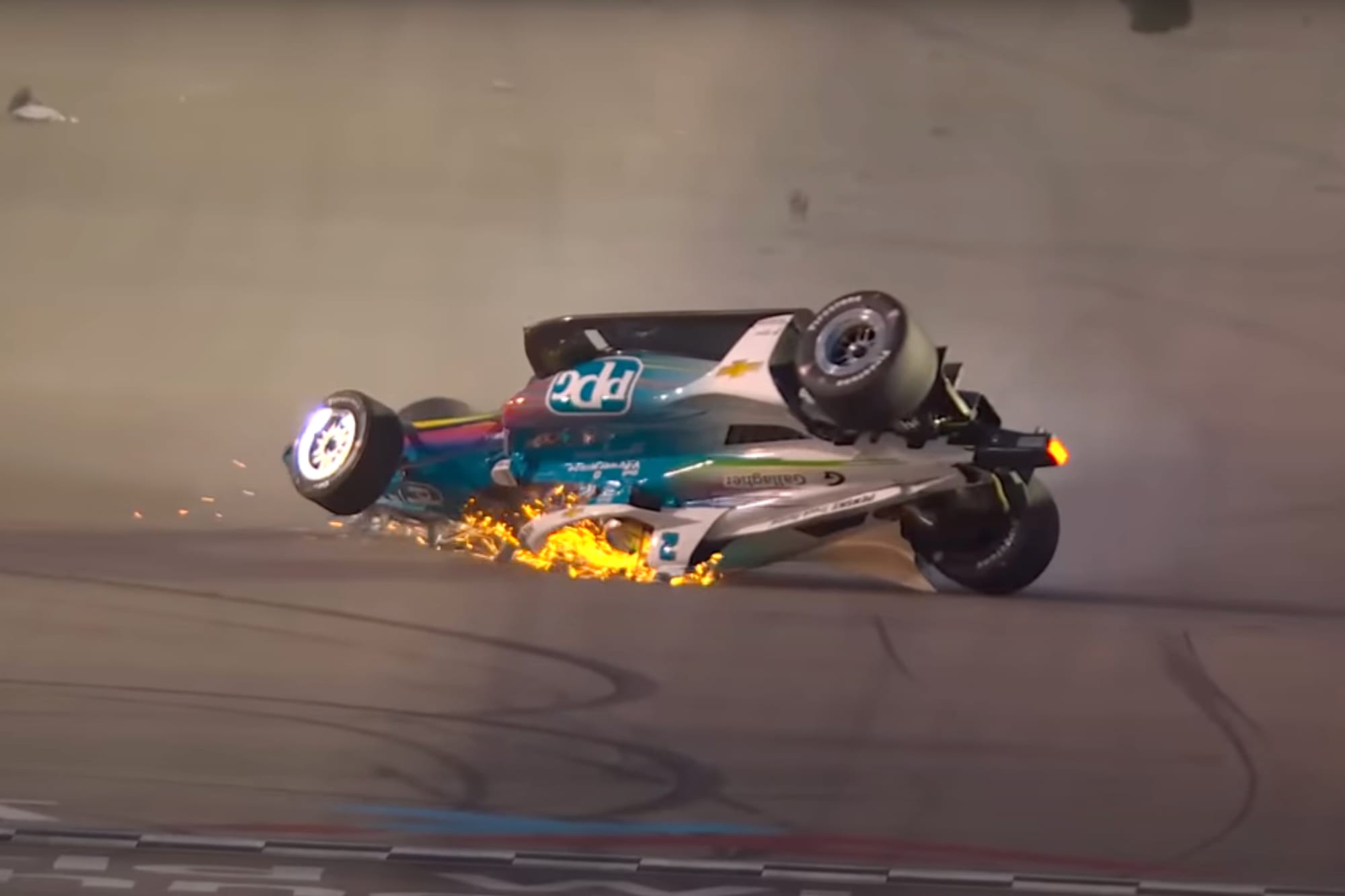 Terrifiant accident en IndyCar : Newgarden et Foster miraculeusement indemnes 😱🏎️
