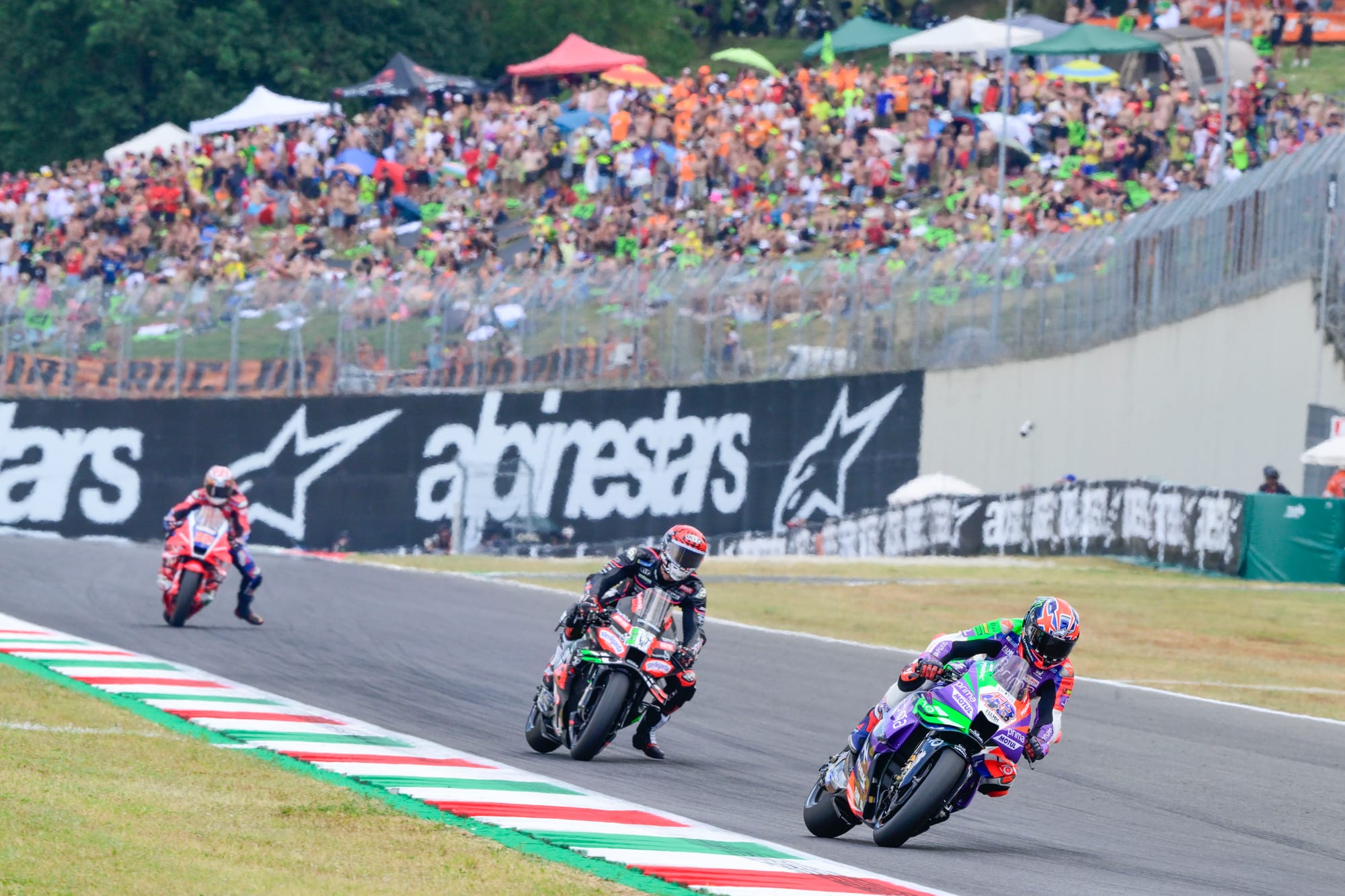 🏍️ MotoGP : Pourquoi l'abandon du nouveau pneu avant Michelin menace le spectacle en 2026 🏁