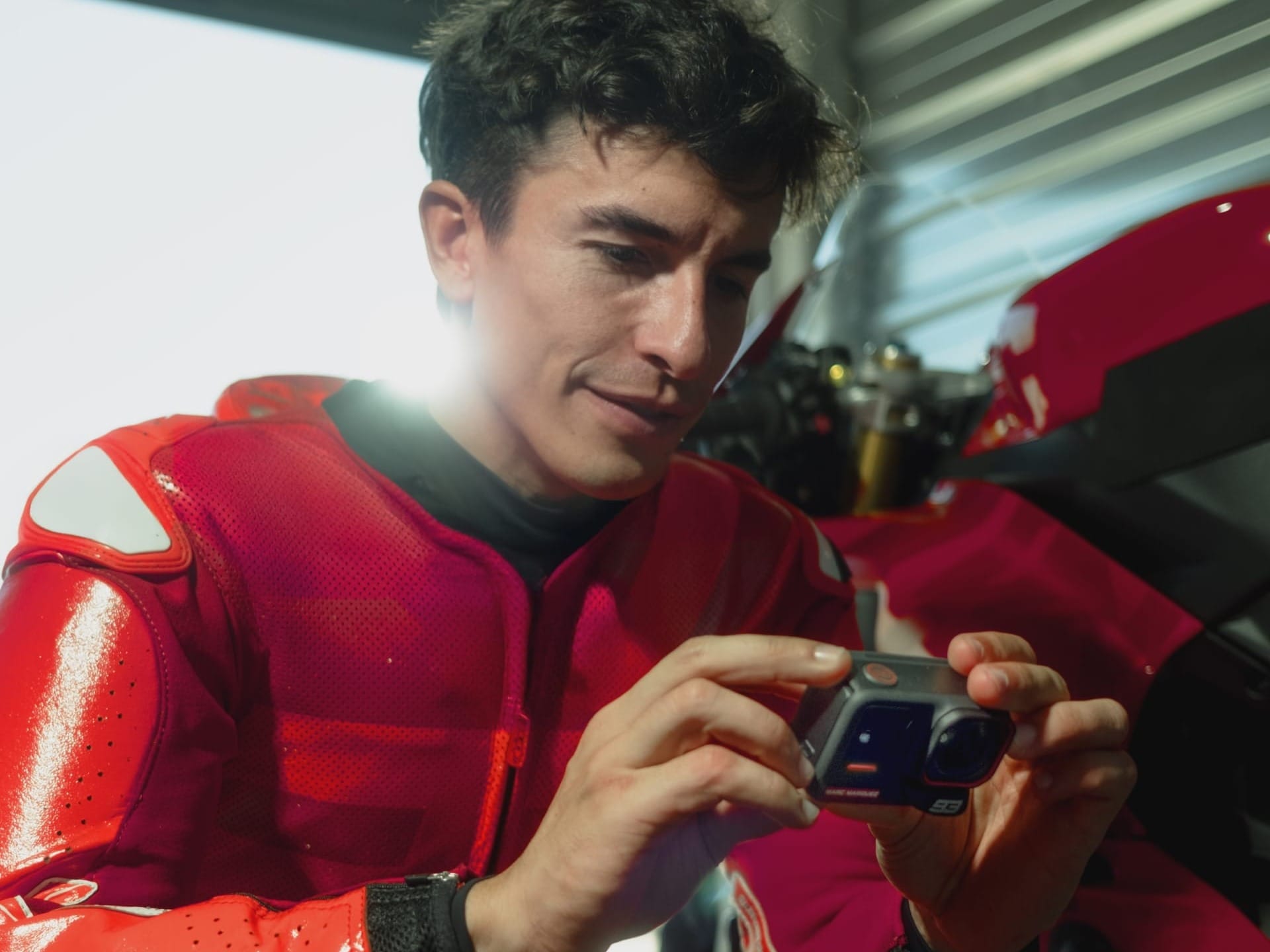 Gagnez une caméra Insta360 Ace Pro 2 édition spéciale Marc Marquez dédicacée ! 🎥🏍️