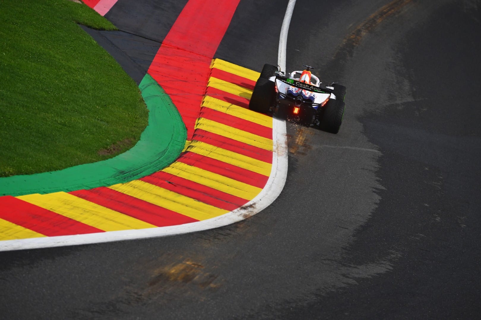 Comment des incidents invisibles ont privé deux pilotes F1 de points à Spa