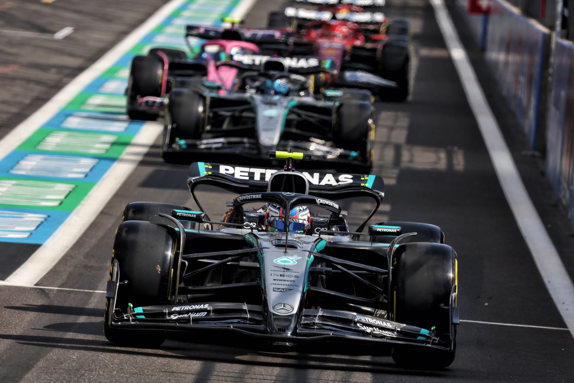 Mercedes organise une réunion cruciale pour comprendre les problÚmes de la voiture