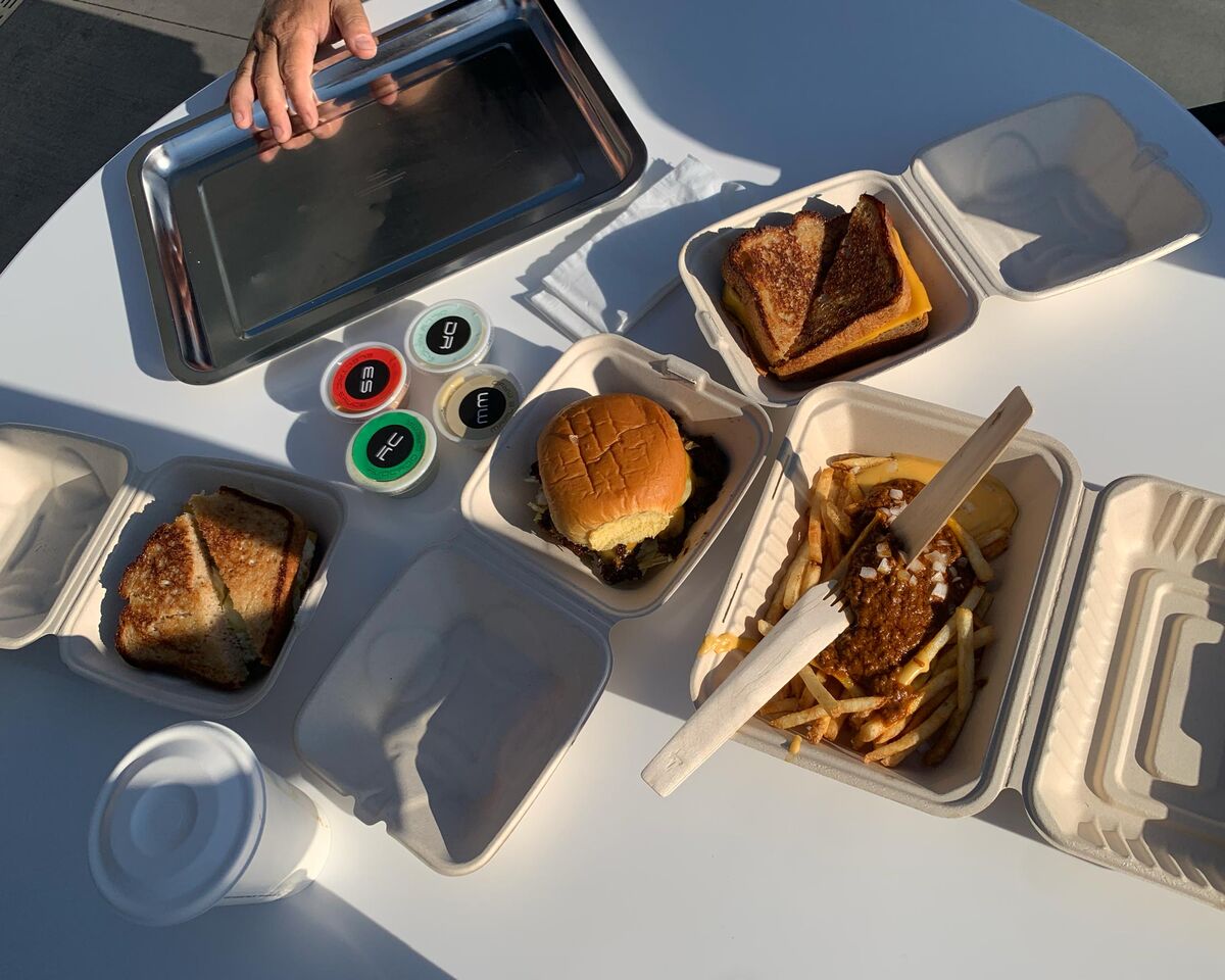 Cuisine du Tesla Diner