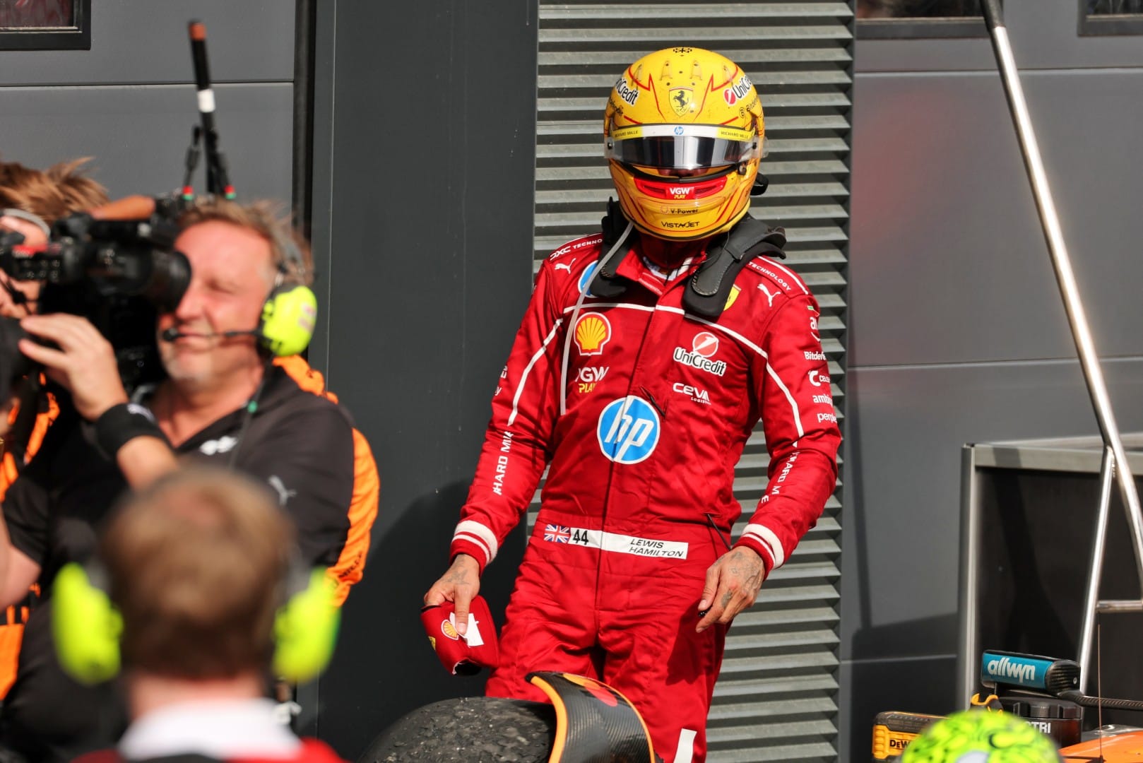 Verstappen perplexe face à la convocation des commissaires après son incident avec Hamilton