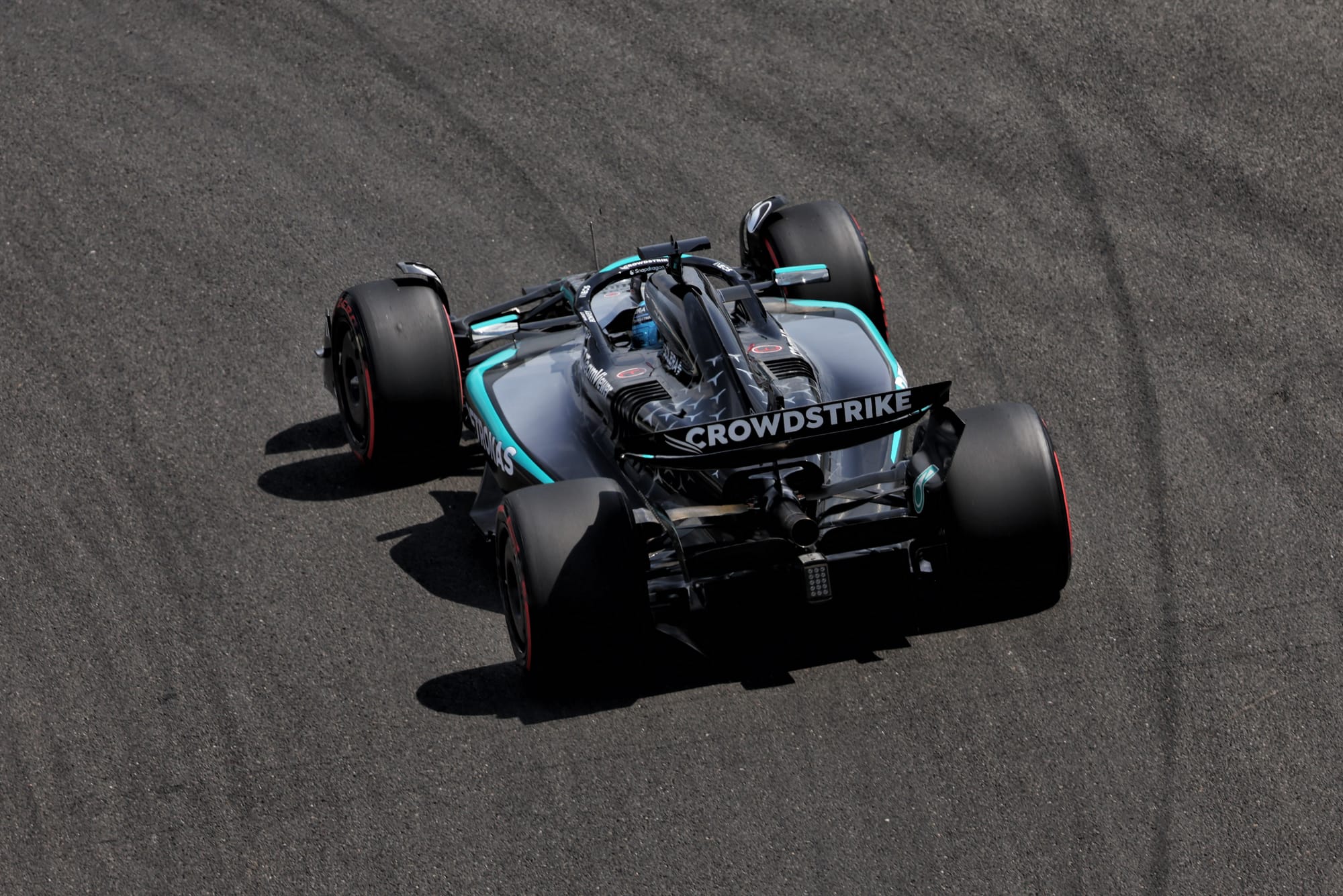🚀 Mercedes F1 : Retour gagnant après l’échec de la suspension arrière — Analyse complète