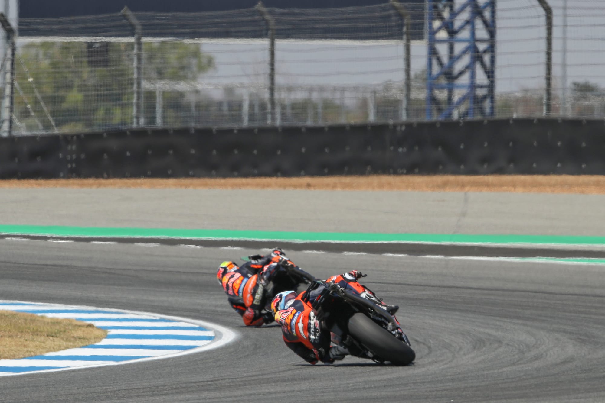 La vérité sur Pedro Acosta en MotoGP 🏁 : Un talent éclipsé par la crise chez KTM