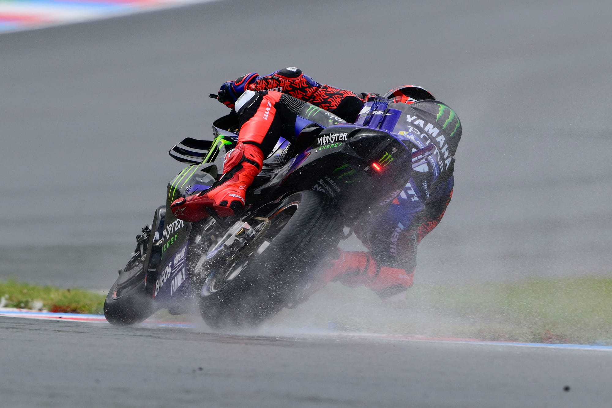 La Renaissance Inattendue d’un Exclu de MotoGP : Le Parcours Inspirant d’Augusto Fernandez 🚀
