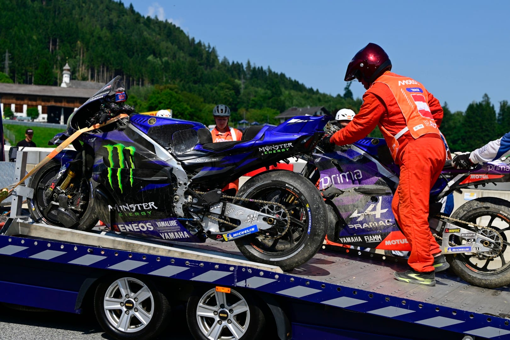 🏁 Marc Márquez domine un vendredi chaotique : Analyse, Chutes et Enjeux en MotoGP Autriche