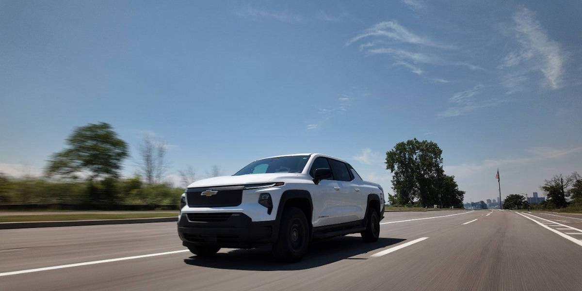 🚗 La Chevrolet Silverado EV 2026 Brise Tous les Records : 1700 km d’Autonomie sur une Seule Charge !