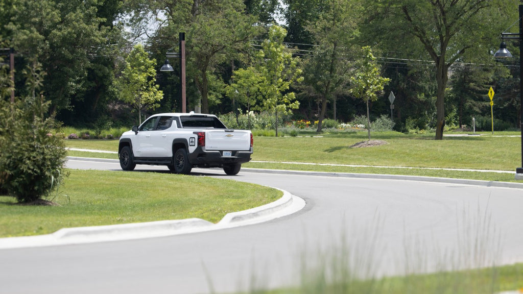GM’S 2026 SILVERADO EV SETS UNPRECEDENTED WORLD RECORD WITH 1,059-MILE RANGE