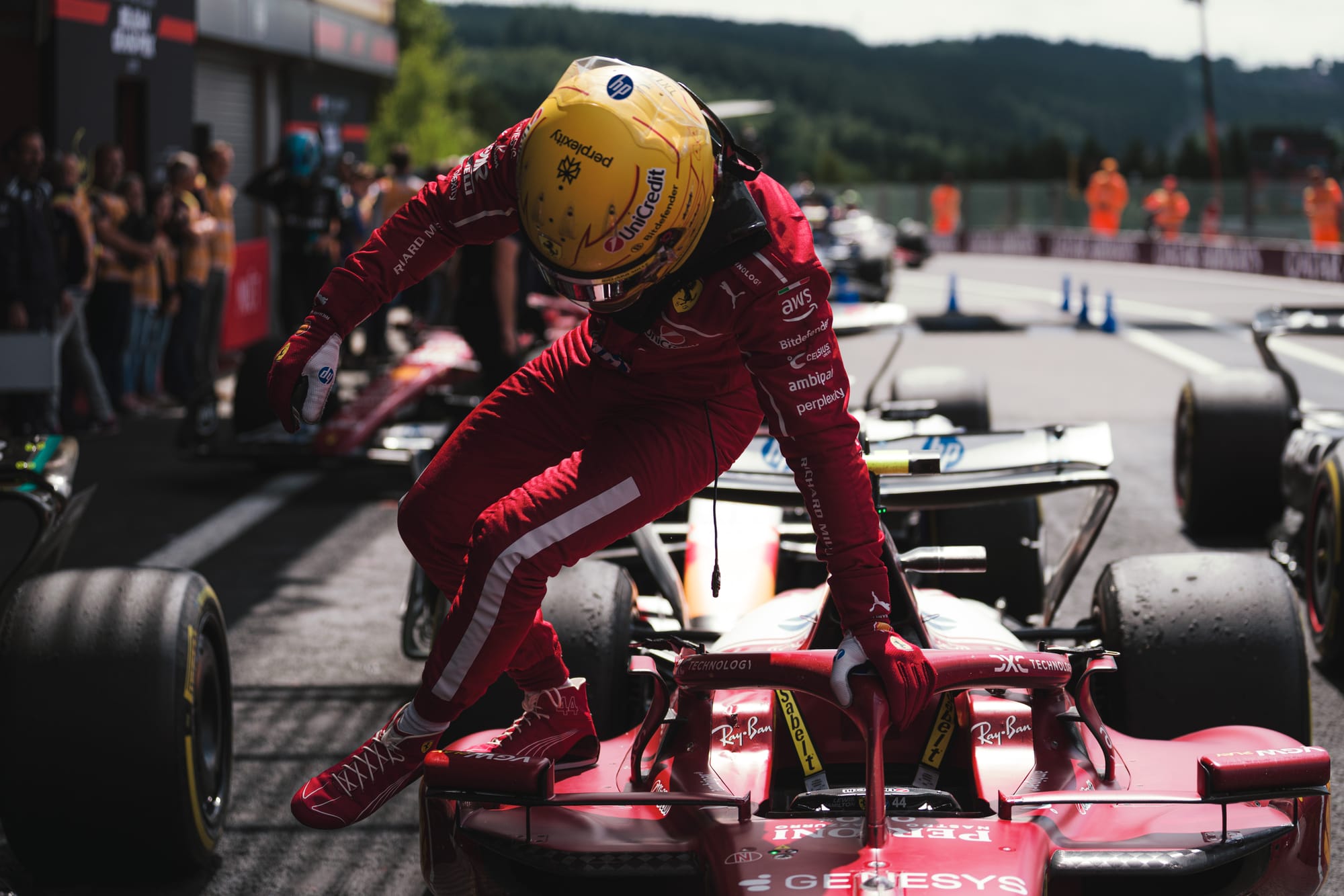 Les défis inattendus du passage de Lewis Hamilton chez Ferrari en F1 🚦