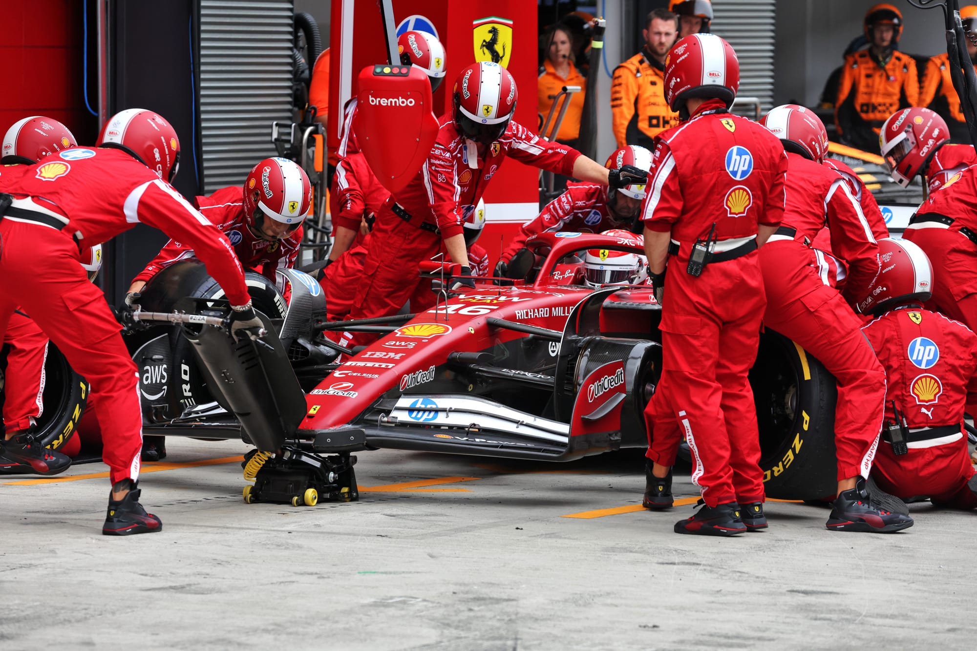 Ferrari : Analyse approfondie de la mystérieuse perte de vitesse de Leclerc à Budapest 🏎️💥