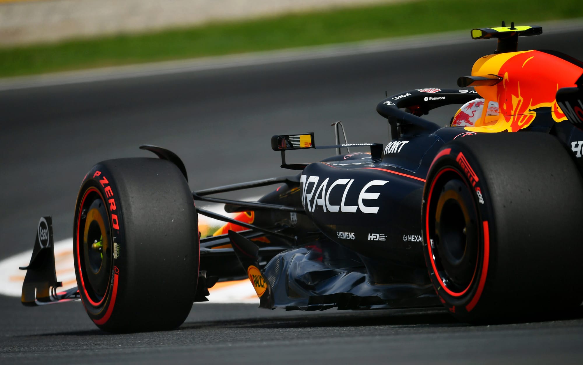 Yuki Tsunoda face au défi Red Bull : Un avenir incertain en F1 après l’exploit d’Isack Hadjar