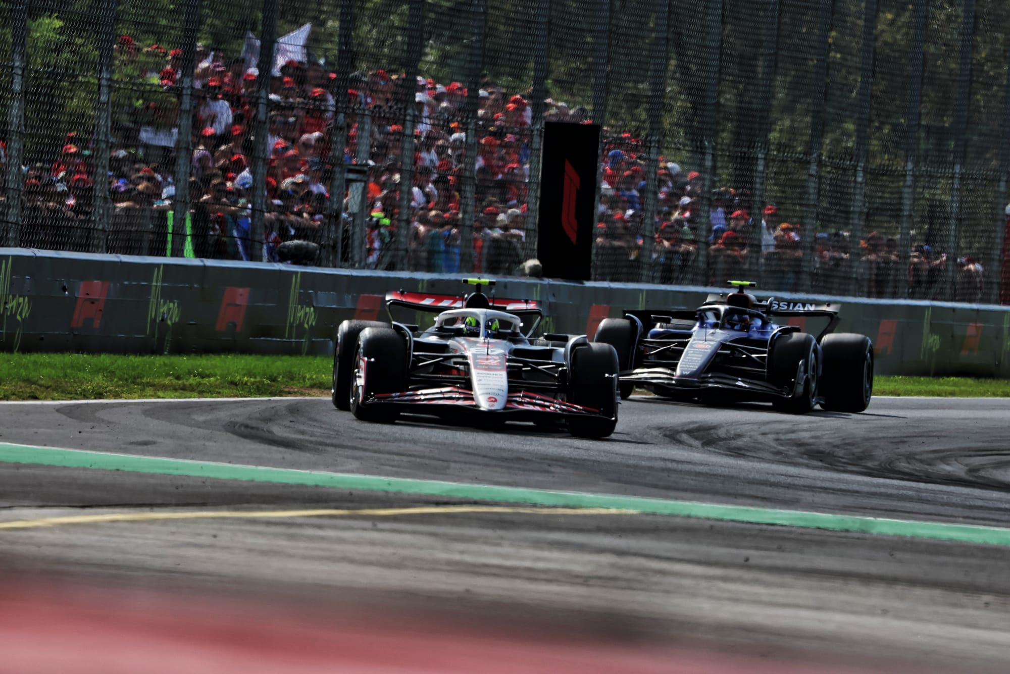 Ollie Bearman : À Deux Points D’une Suspension en F1 – Analyse, Enjeux et Perspectives 🚦