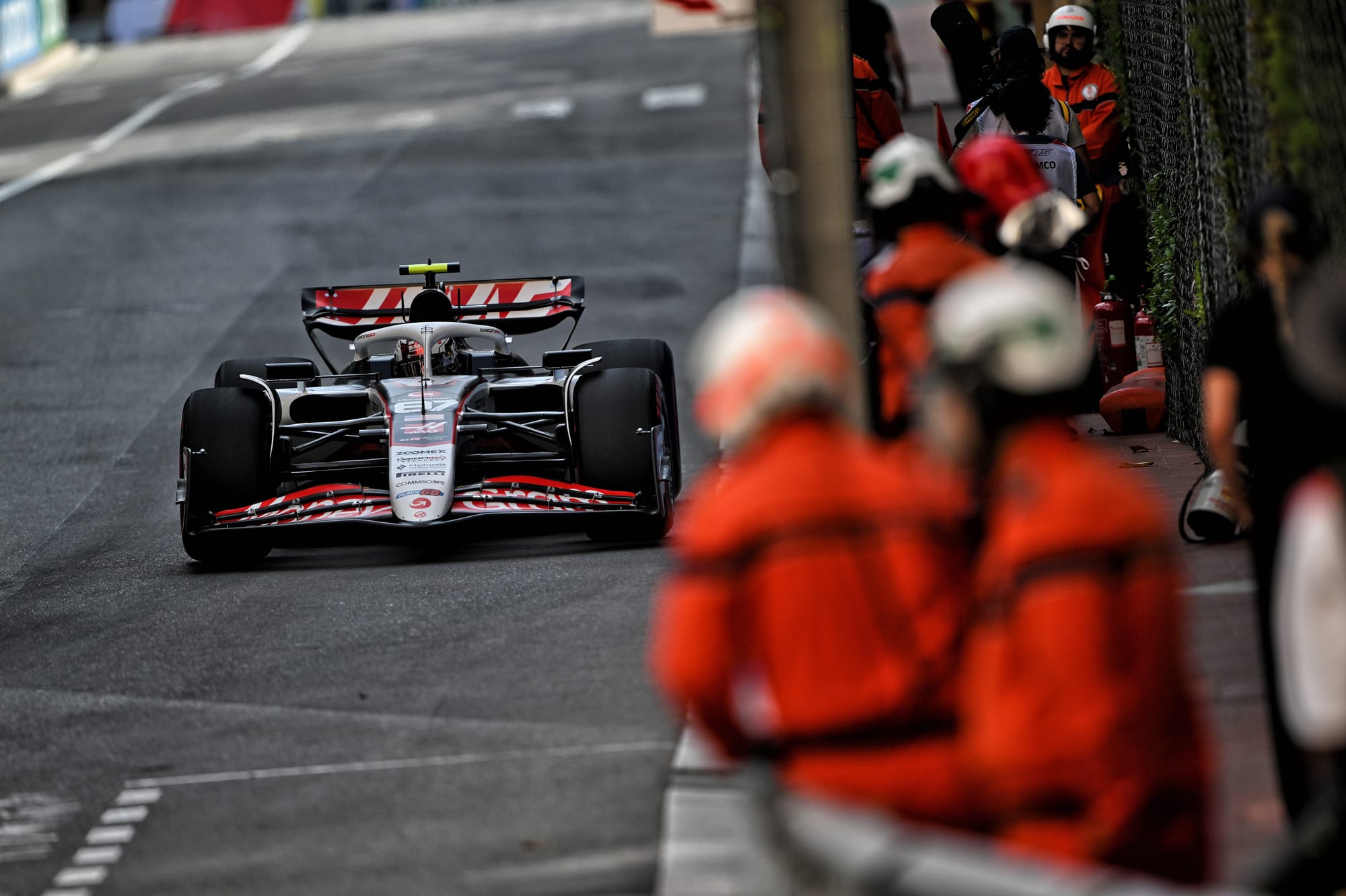 Bearman à un incident d’une suspension en F1