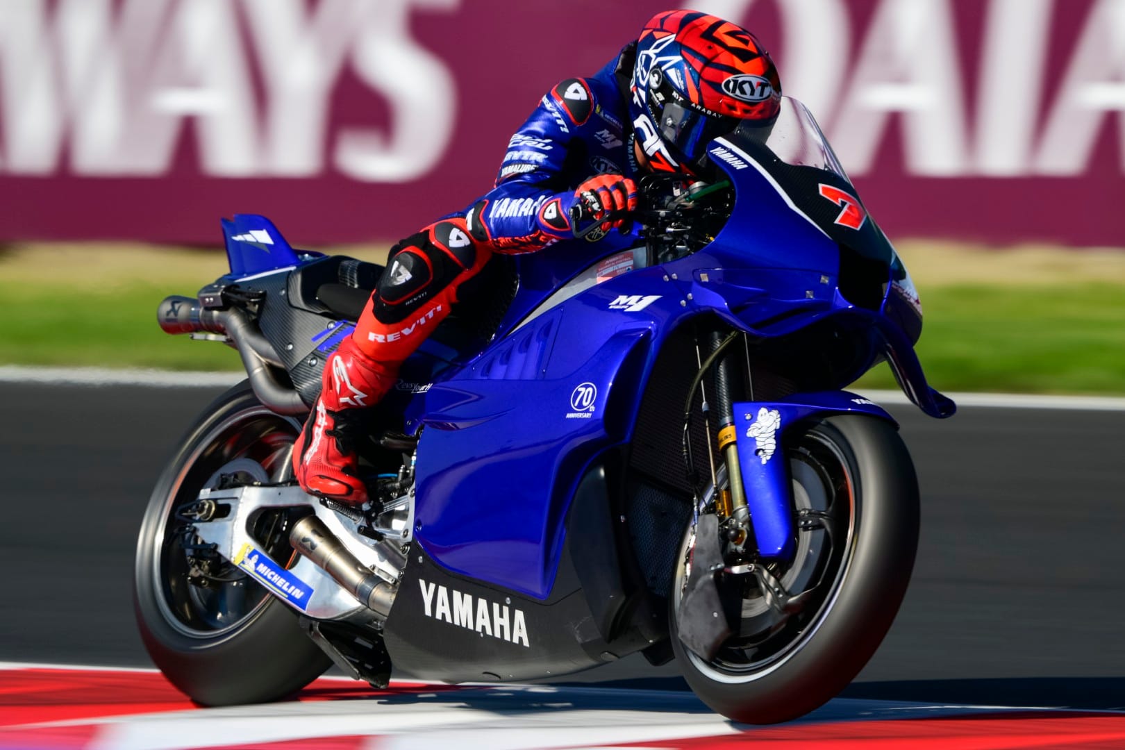 Débuts Mémorables pour la Yamaha V4 à Misano : Performances, Chutes et Nouveaux Défis 🚨