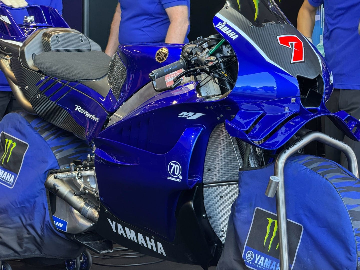 Première chute pour la Yamaha V4