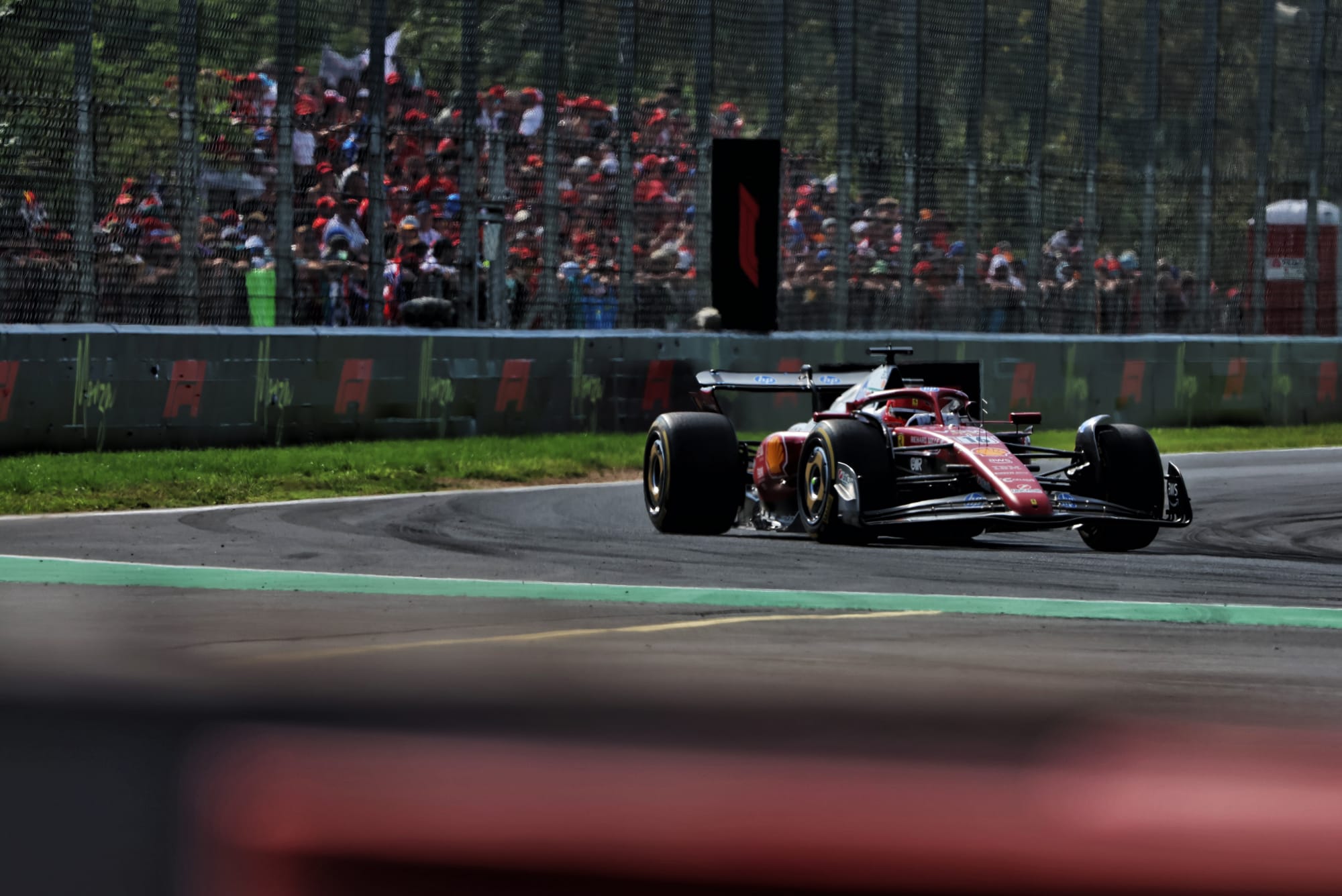 Ferrari en difficulté à Monza : Analyse, causes et perspectives pour 2025