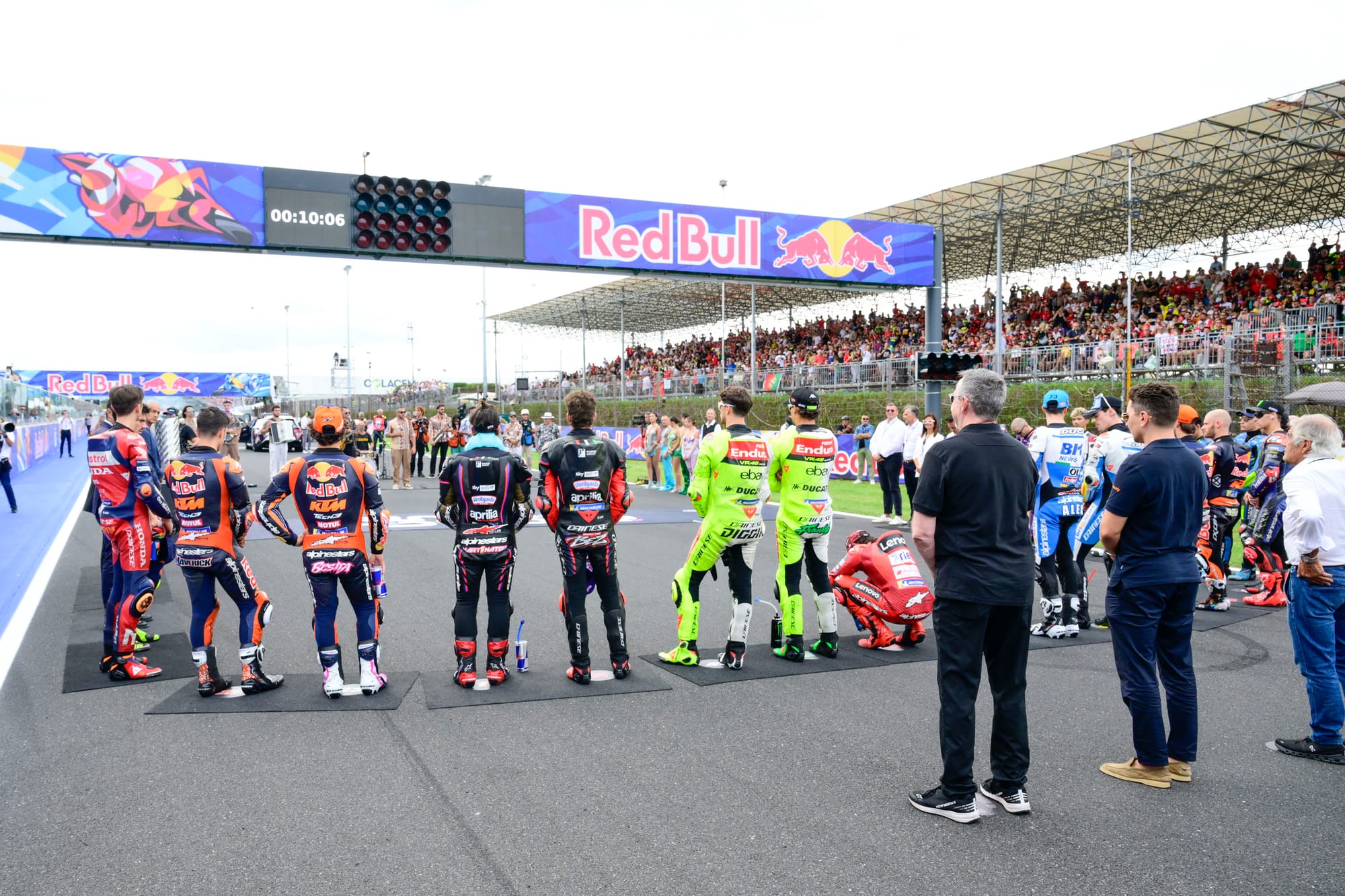 MotoGP doit-il vraiment copier la Formule 1 ? Les vraies pistes pour préserver l'âme de la course moto