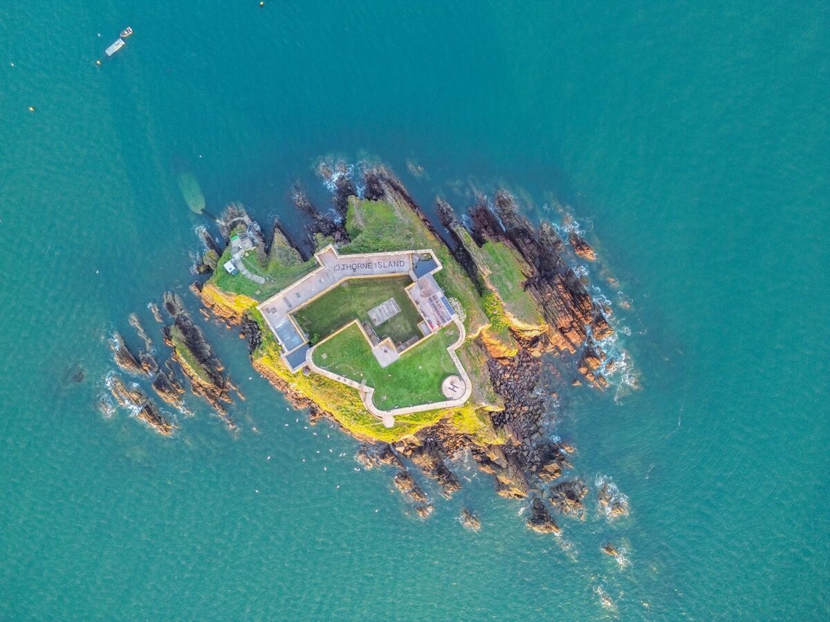 Vue aérienne de l'île de 2,5 acres.