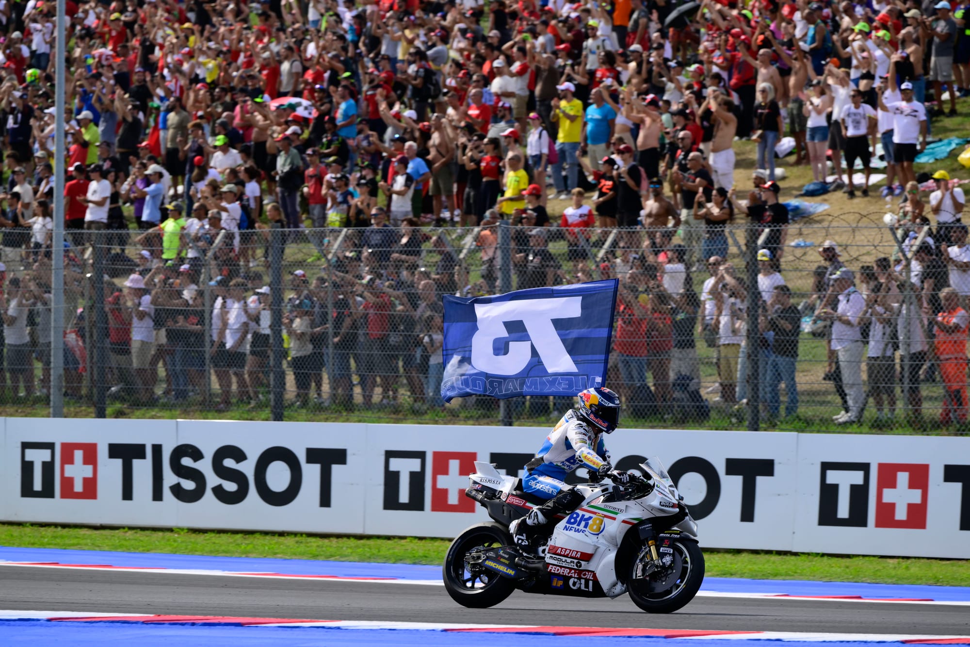 Alex Marquez décroche une Ducati officielle en MotoGP pour 2026 : Nouvel élan pour le champion 🏍️