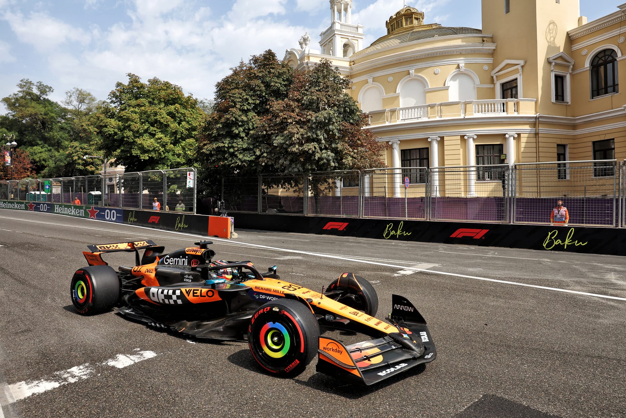 F1 à Bakou : Piastri échappe à une sanction, McLaren respire avant la tempête 🚦