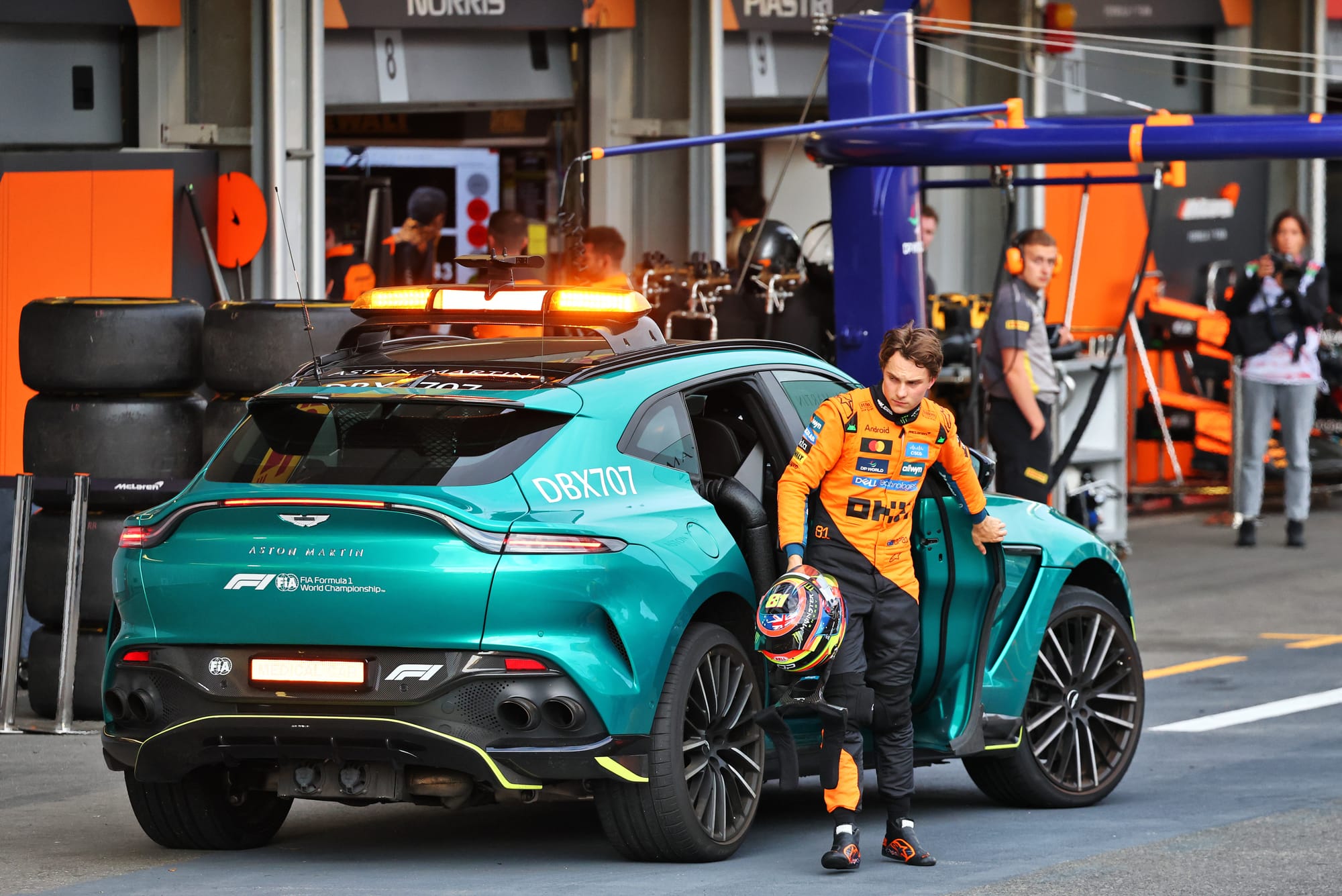 Grand Prix d'Azerbaïdjan : Piastri affronte l'adversité et rebondit après un crash en qualifications 🚀