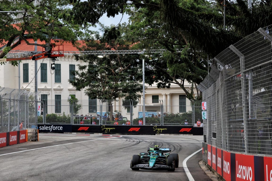 Dominance d’Alonso à Singapour : Une séance d’essais libres riche en surprises et rebondissements !