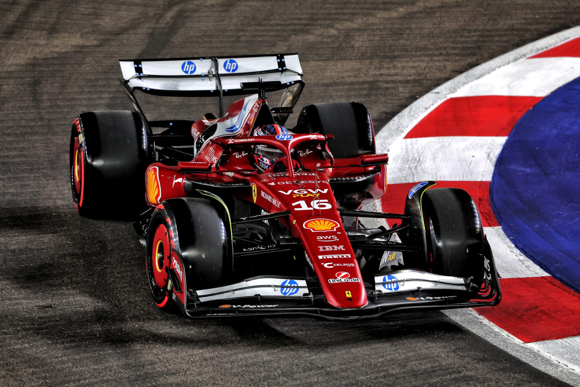 Ferrari en pleine tourmente Ă Singapour : Analyse d'une crise et pistes de rebond đ„