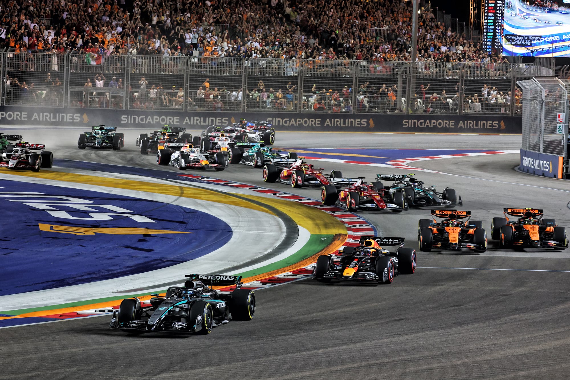 Grand Prix de Singapour F1 2025 : Russell s’impose, duel intense et luttes stratégiques !