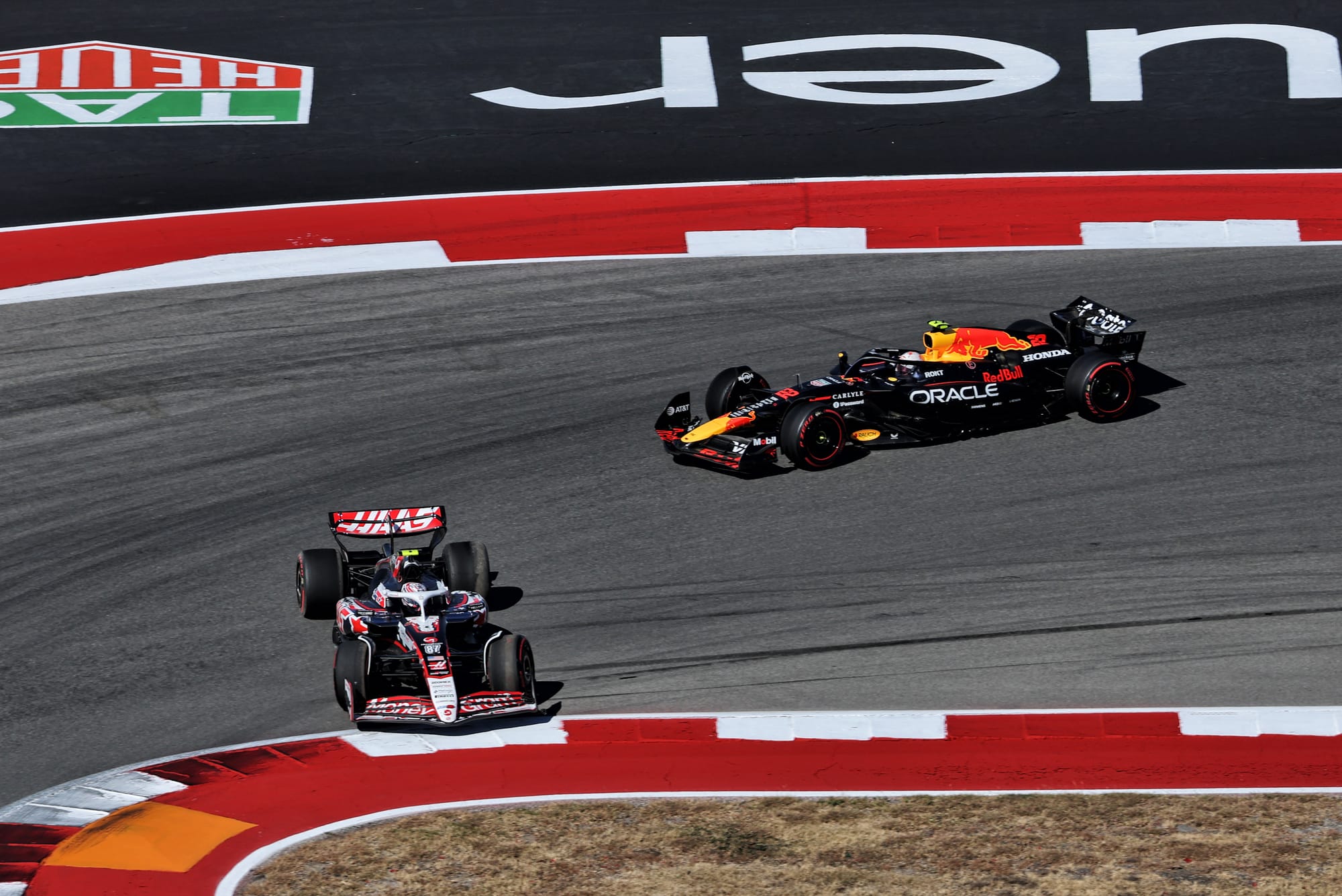 Conduite dangereuse en F1 : Le cas Tsunoda-Bearman et ses répercussions sur les jeunes pilotes