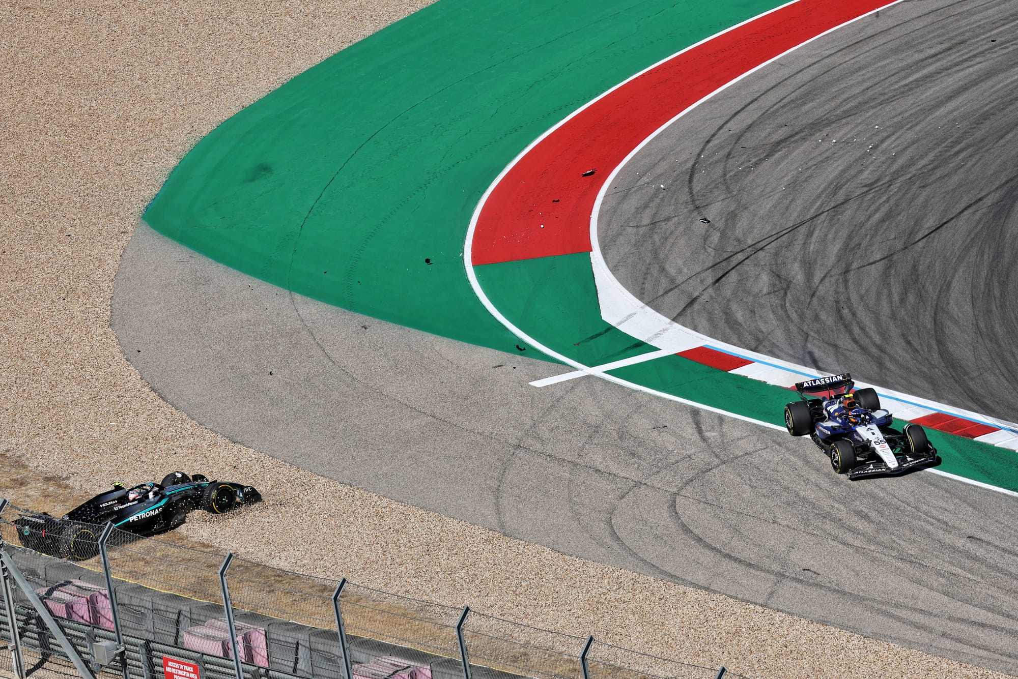 Incident entre Antonelli et Sainz mettant en lumière la gestion des risques en F1