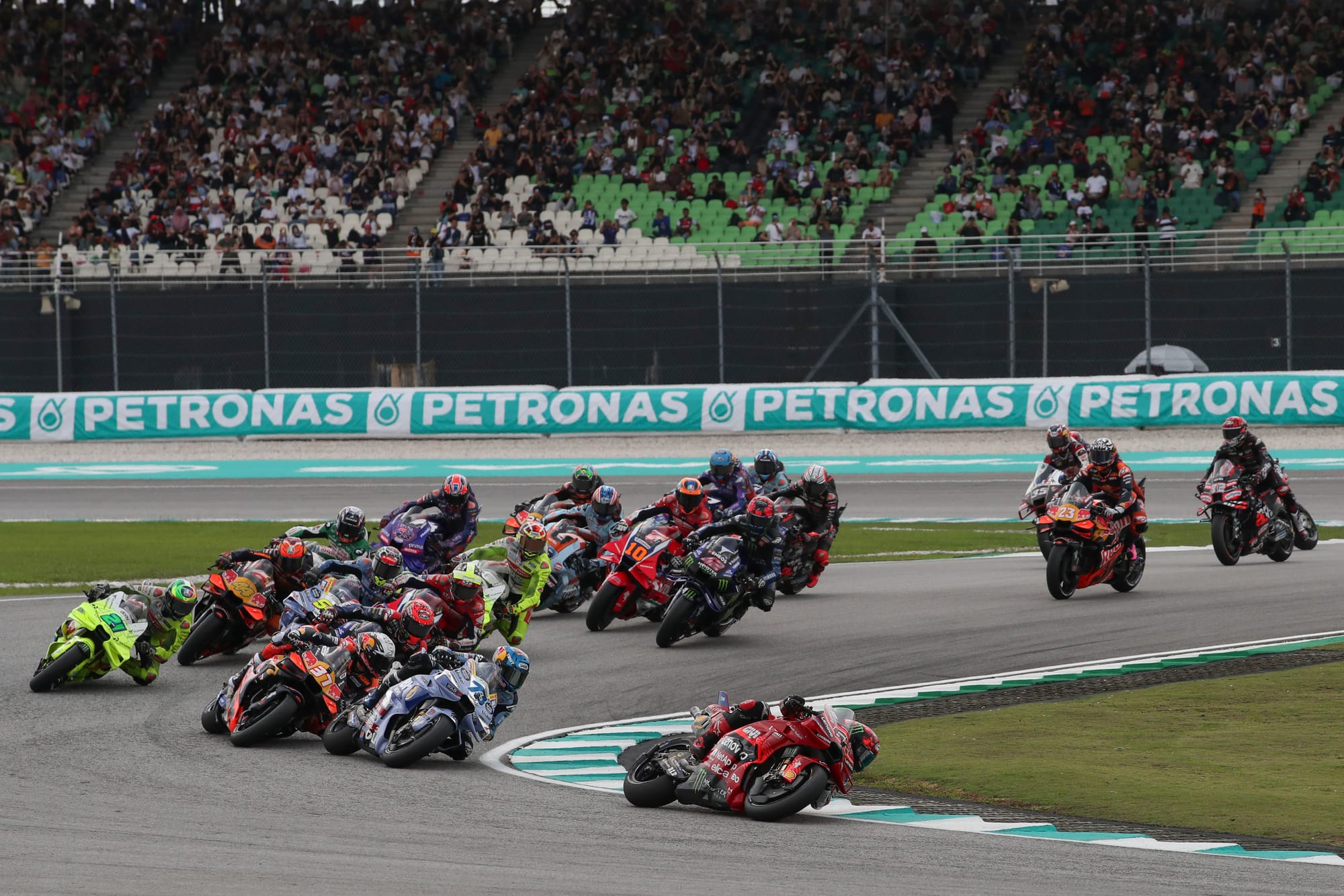 Bagnaia relance sa saison à Sepang : triomphe en sprint et bataille pour le podium final 🏁🔥