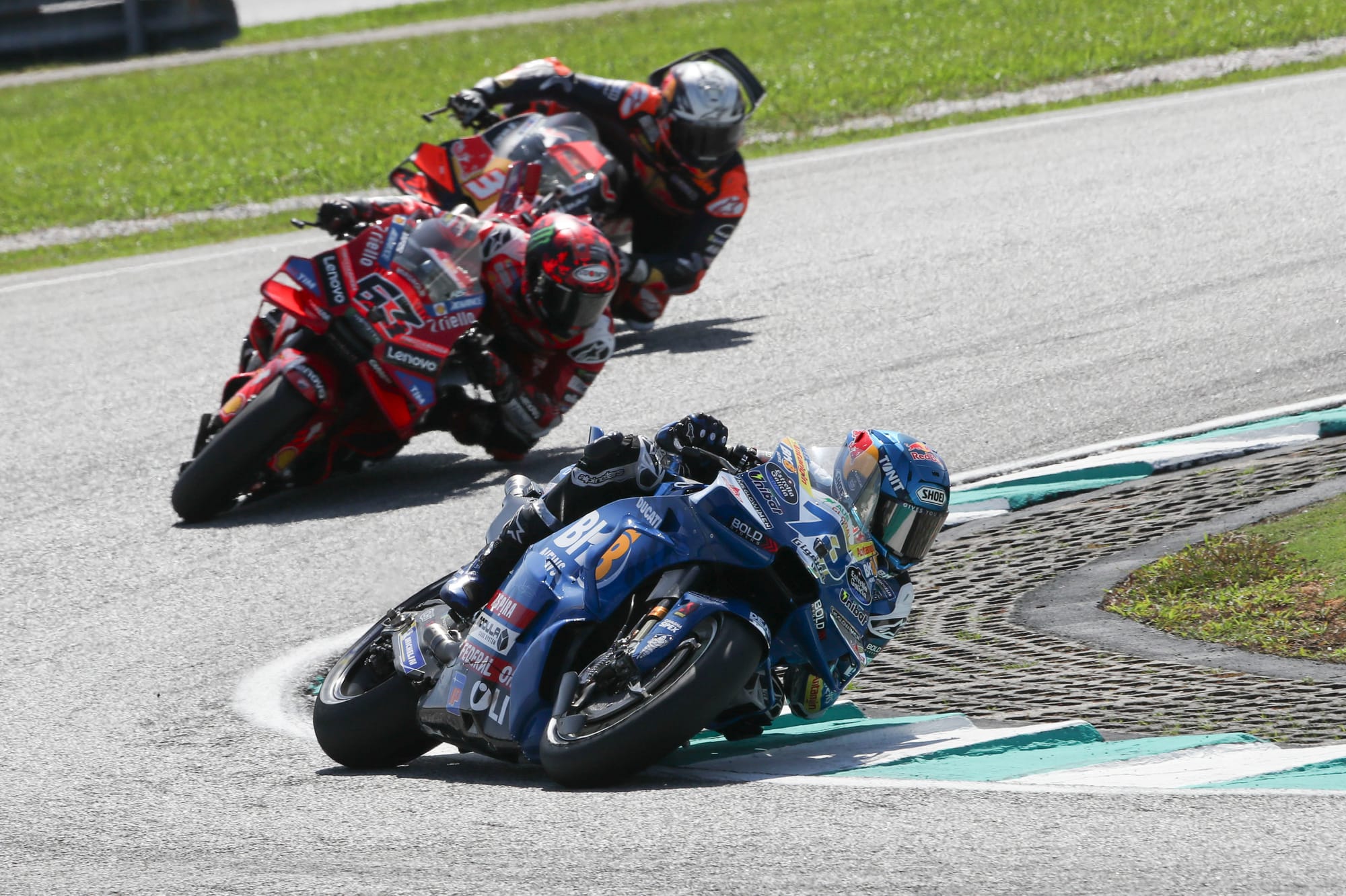 MotoGP Sepang : Alex Marquez triomphe, Bagnaia victime dâun pneu, Acosta et Mir Ă©blouissent